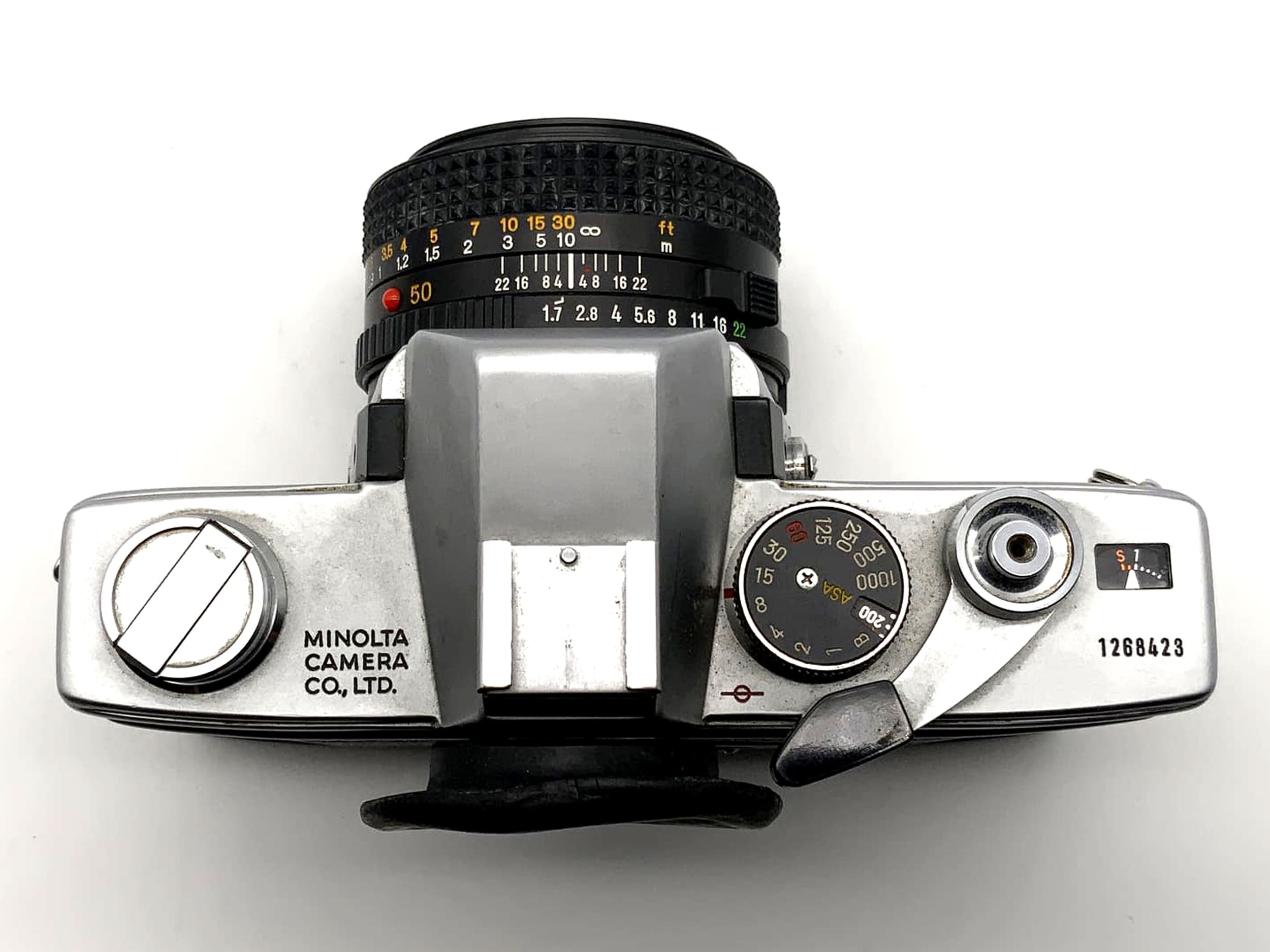 Minolta SRT 101 avec appareil photo reflex Minolta MD 1.7 50 mm analogique 35 mm