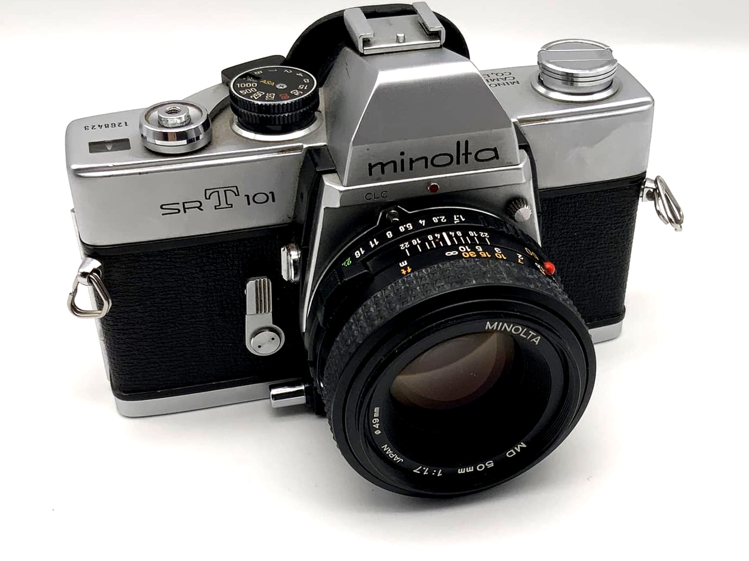 Minolta SRT 101 avec appareil photo reflex Minolta MD 1.7 50 mm analogique 35 mm