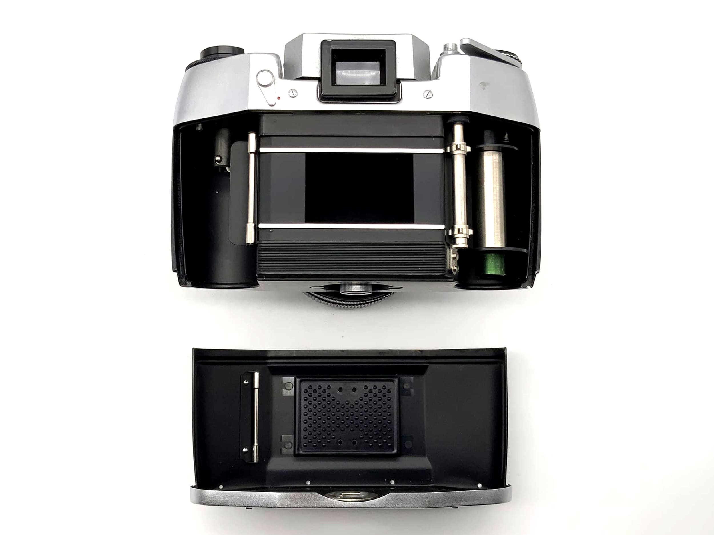 Exakta EXA 1b with Revuenon 2.8 35mm lens SLR camera 35mm analog