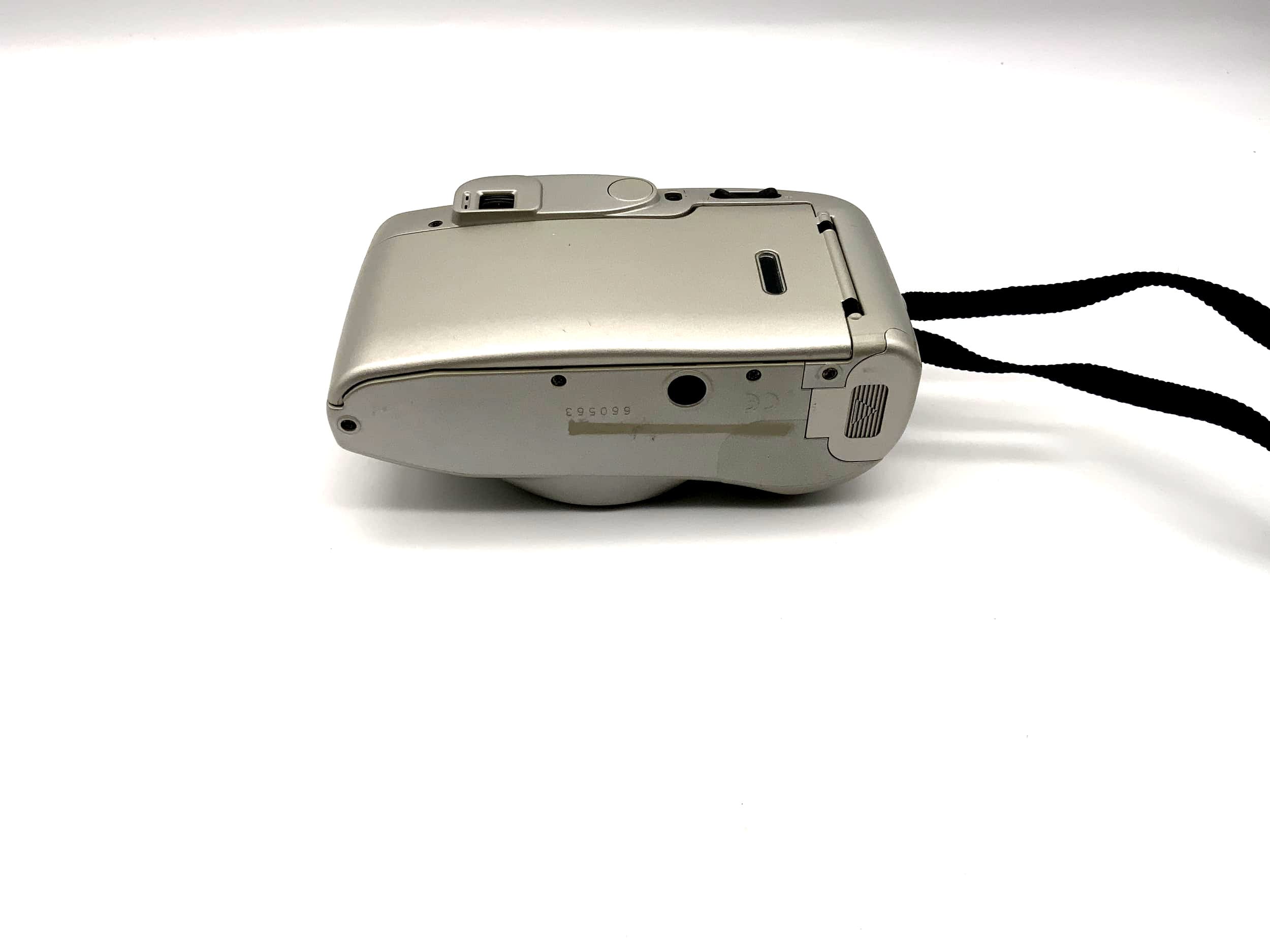 Yashica EZS Zoom 105 appareil photo analogique compact 35 mm autofocus point & shoot