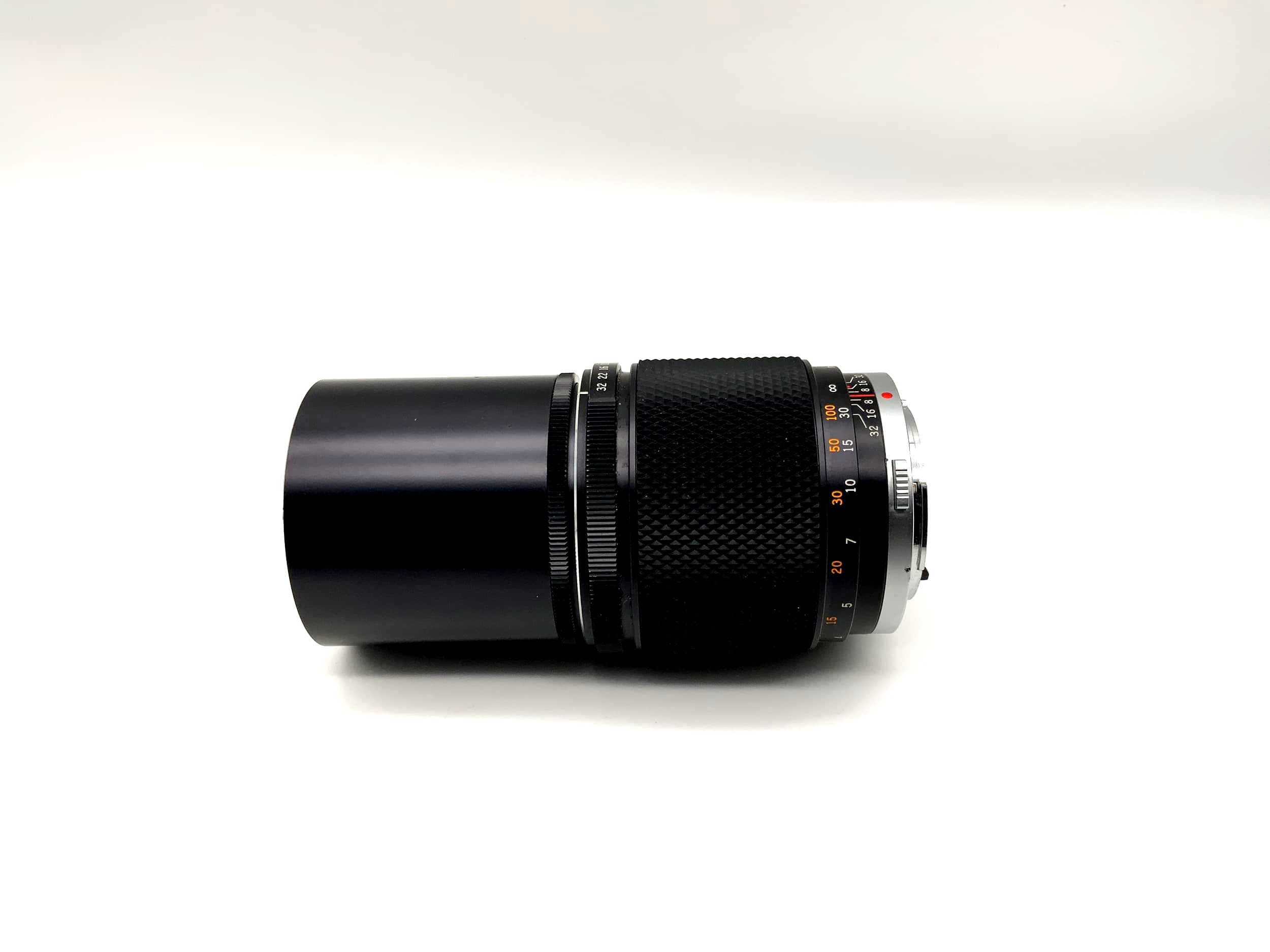 Olympus OM-System Zuiko MC Auto-T 200 mm 1:4 lens analog