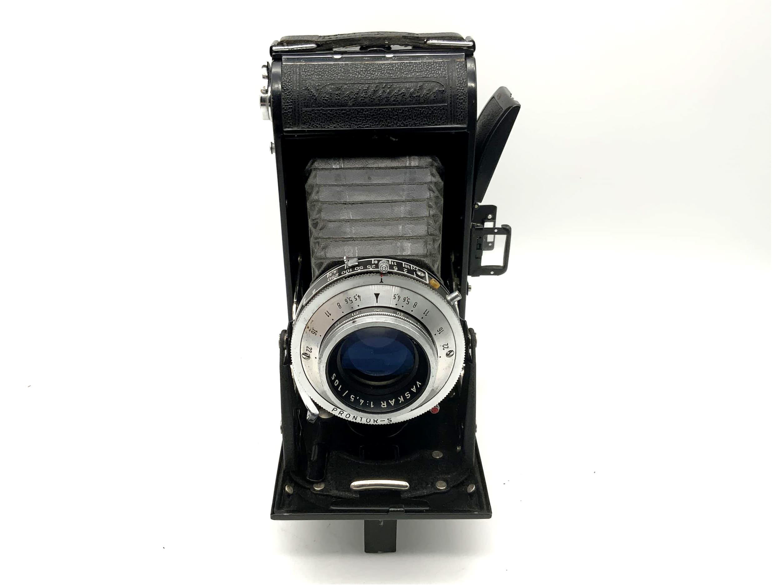 Voigtländer Bessa folding camera with Vaskar 1:4.5/105 Prontor-S 6x9 analog camera