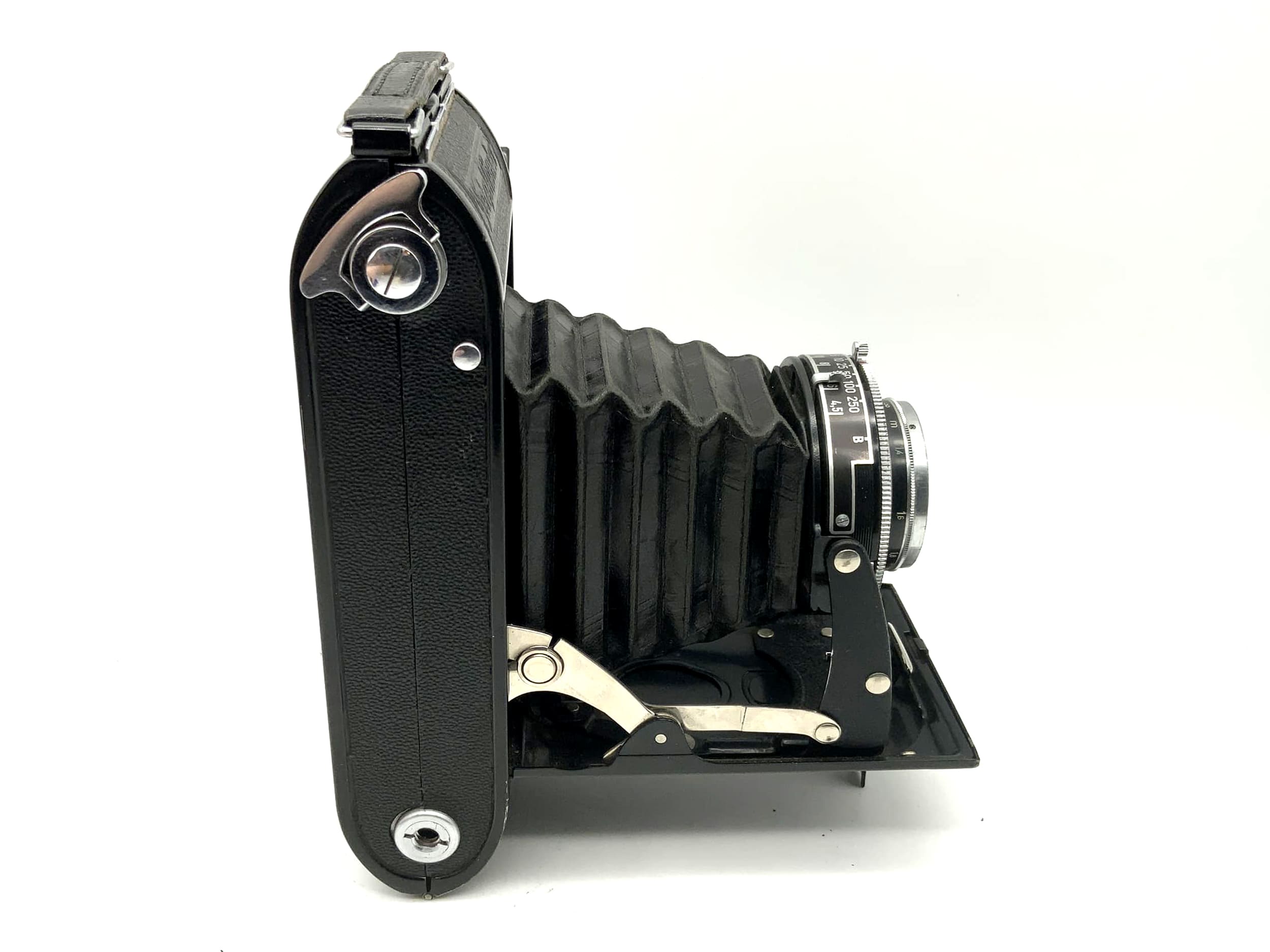 Voigtländer Bessa folding camera with Vaskar 1:4.5/105 Prontor-S 6x9 analog camera