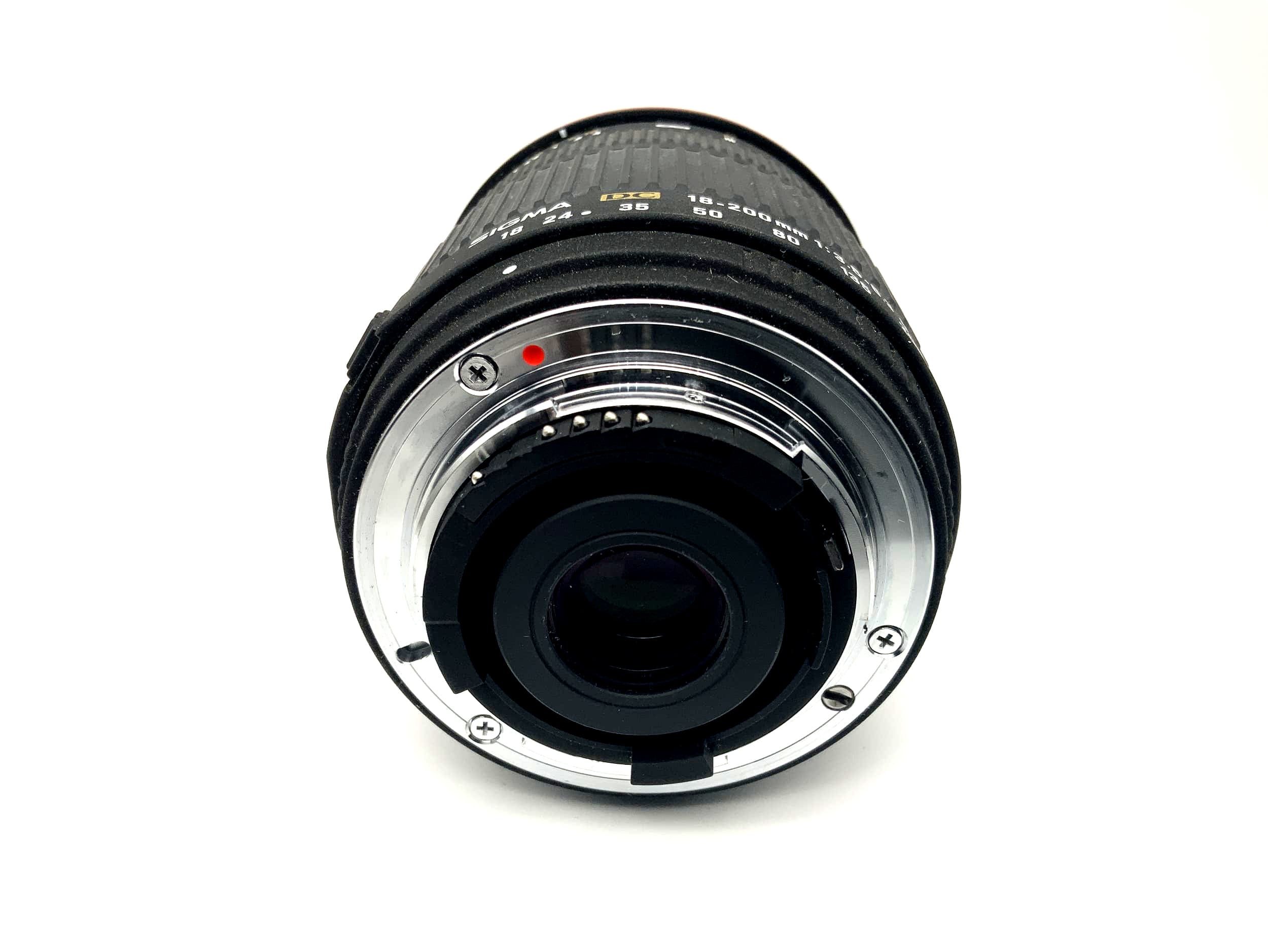 Objectif Sigma 18-200 mm 1:3,5-6,3 D Objectif Sigma Zoom DC (Nikon AF)