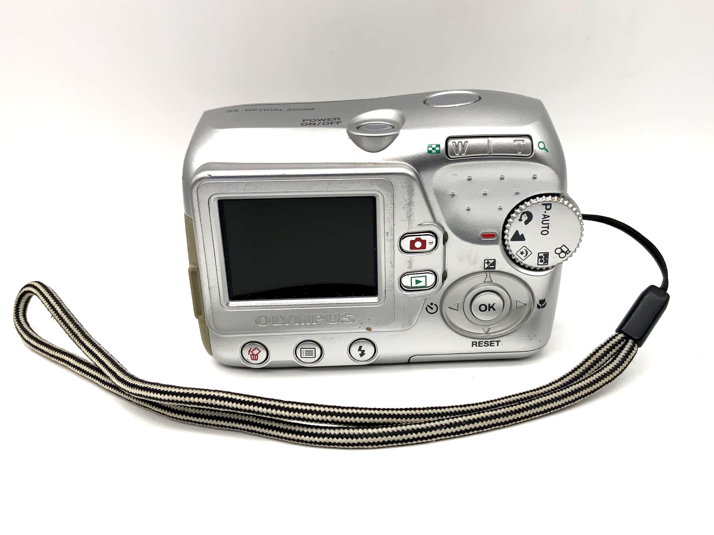 Olympus C-370 Zoom with AF Zoom Lens 5.8-17.4mm 1:2.9-5.0 3.2 MP 3x Optical Zoom