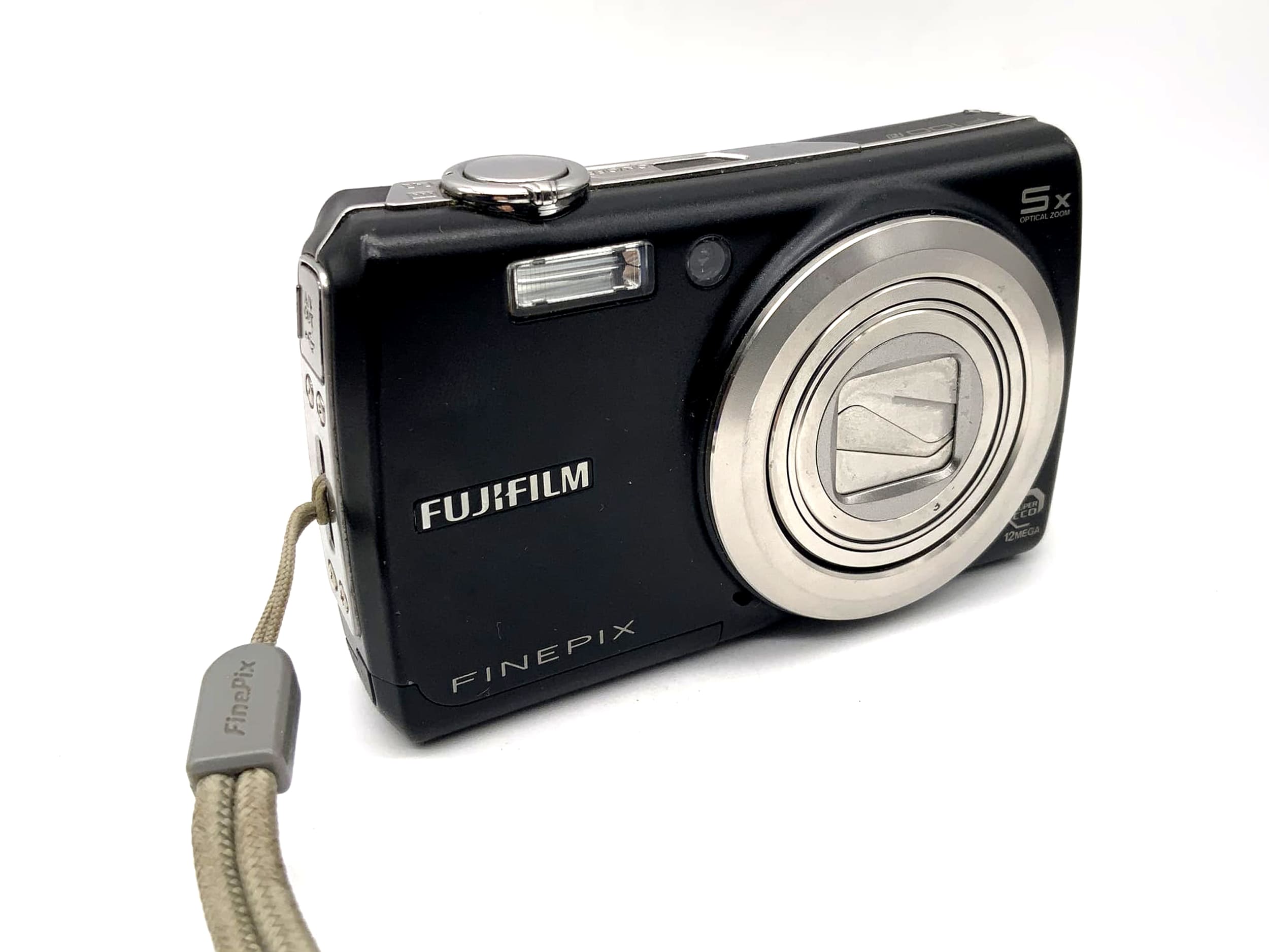 Fujifilm Finepix F100 FD avec objectif zoom Fujinon 5x f=6 4-32 mm 1:3,3-5,1 12 MP