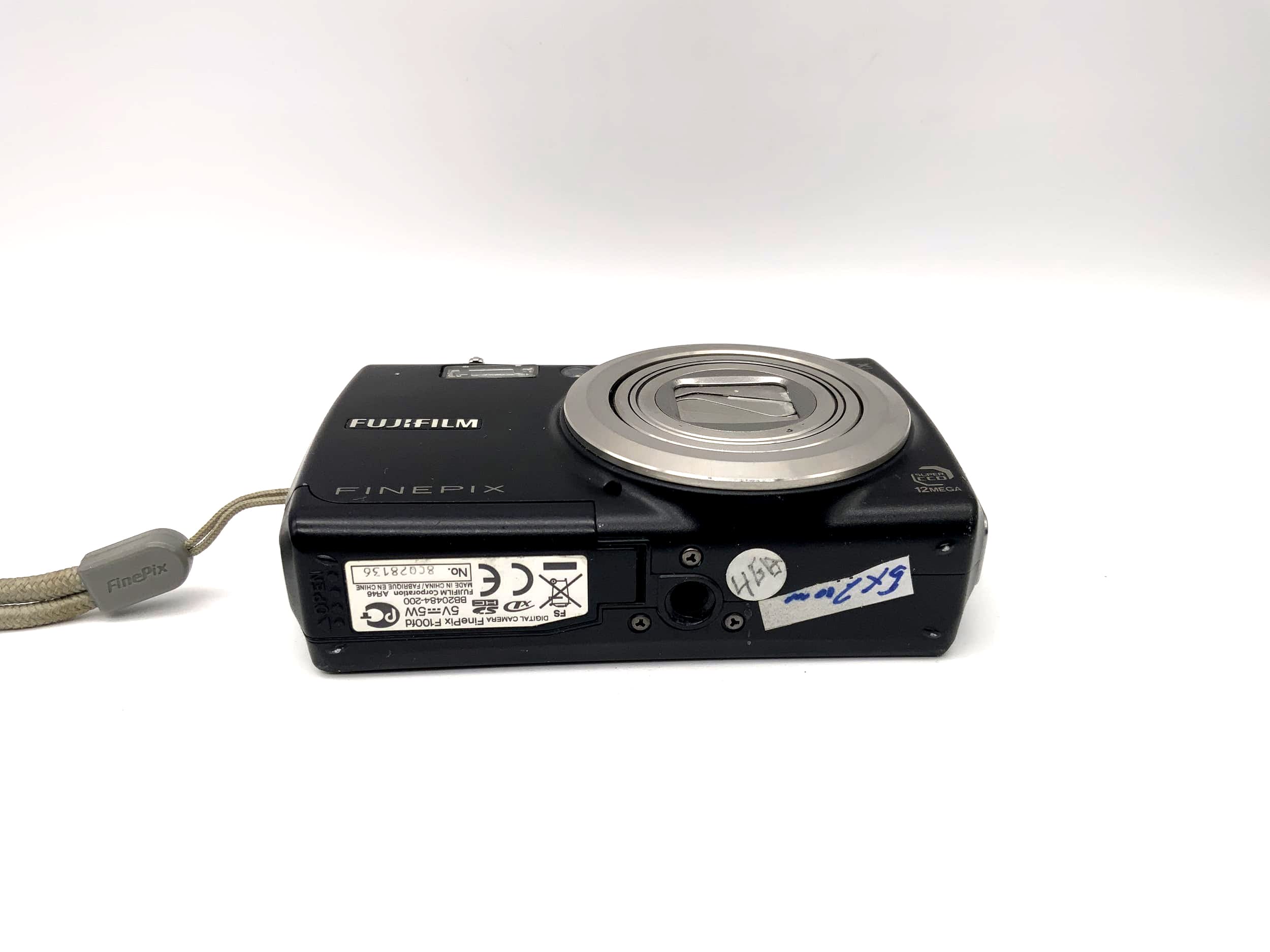 Fujifilm Finepix F100 FD avec objectif zoom Fujinon 5x f=6 4-32 mm 1:3,3-5,1 12 MP