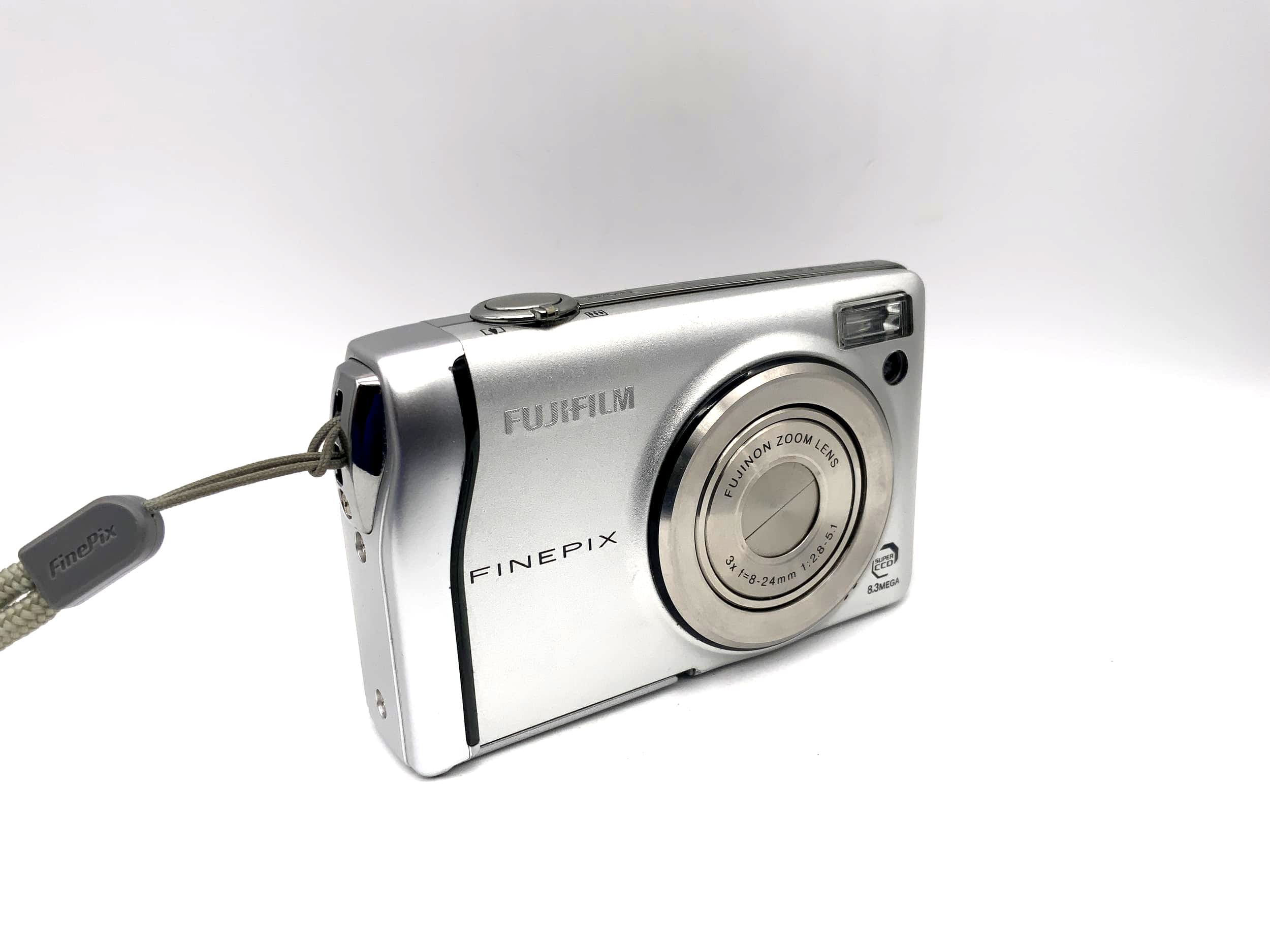 Fujifilm FinePix F40 fd f=8-24mm 1:2.8-5.1 8.3 MP Super CCD