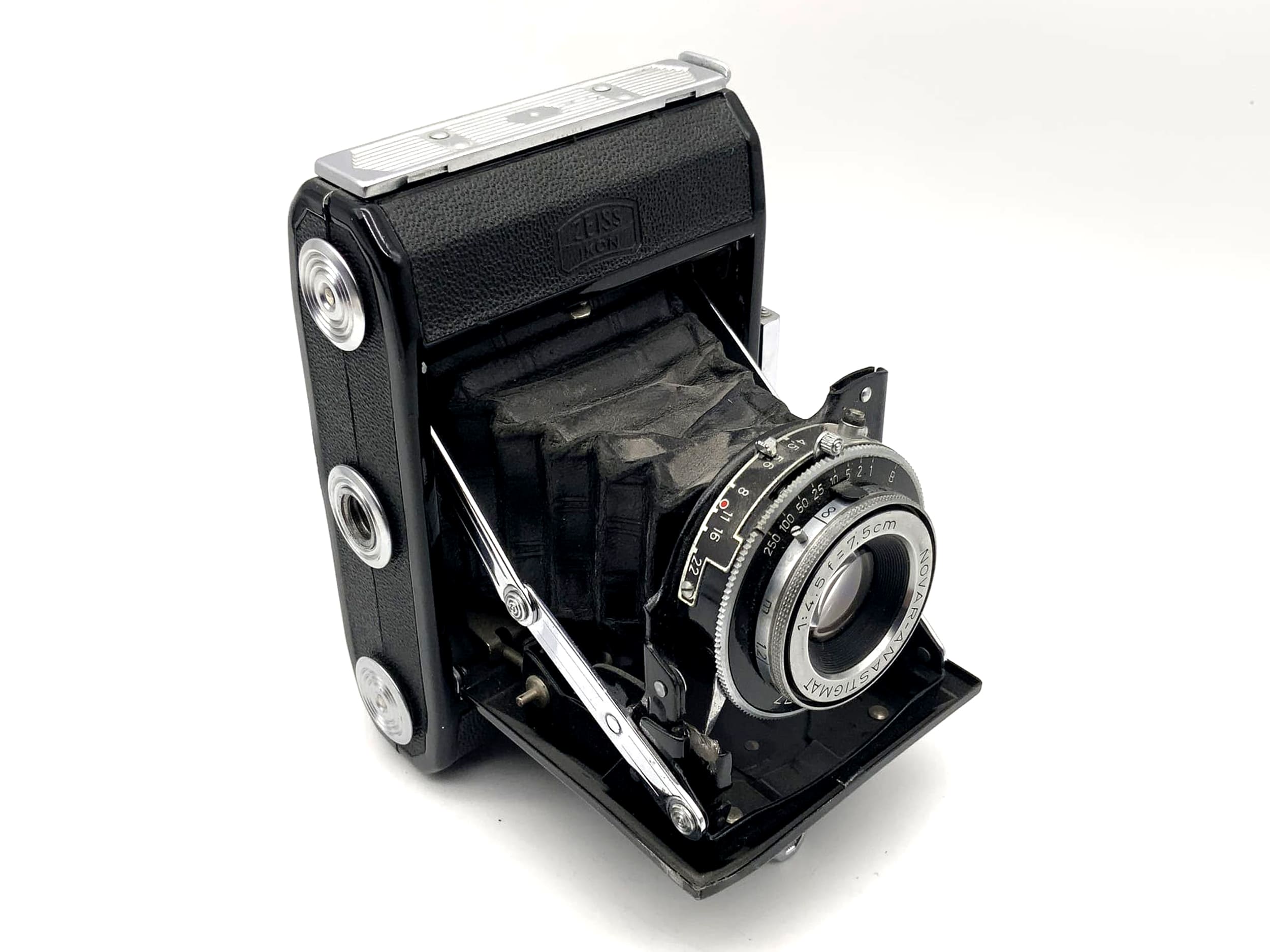Zeiss Ikon Ikonta 521 folding camera with Novar Anastigmat 1:4.5 f=7.5cm