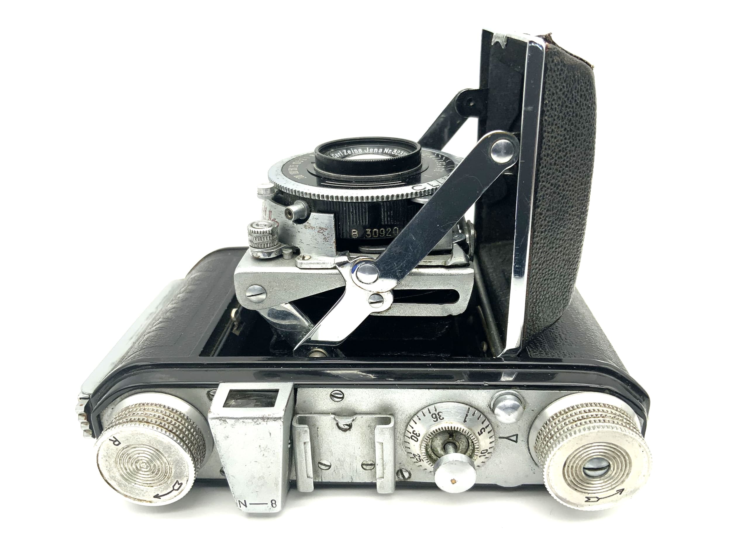 Welta Welti I folding camera with Carl Zeiss Tessar 1:3.5 5cm 50mm red T Cludor