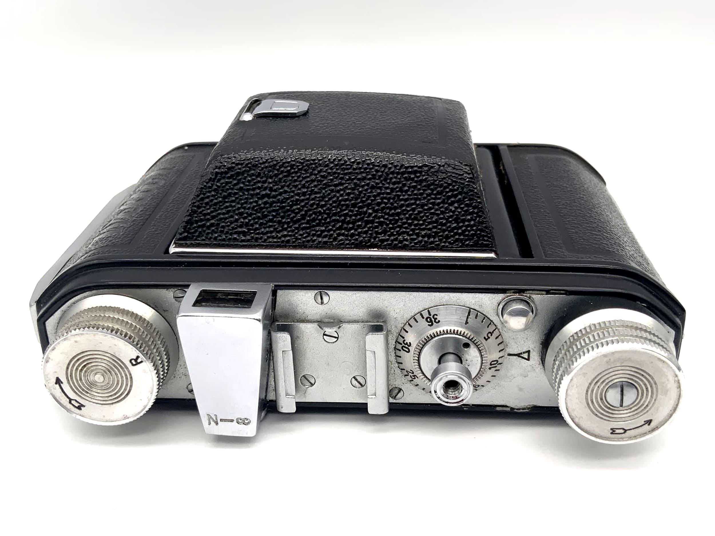 Welta Welti I folding camera with Meyer Optik Trioplan 1:2.9 50mm red V Vebur