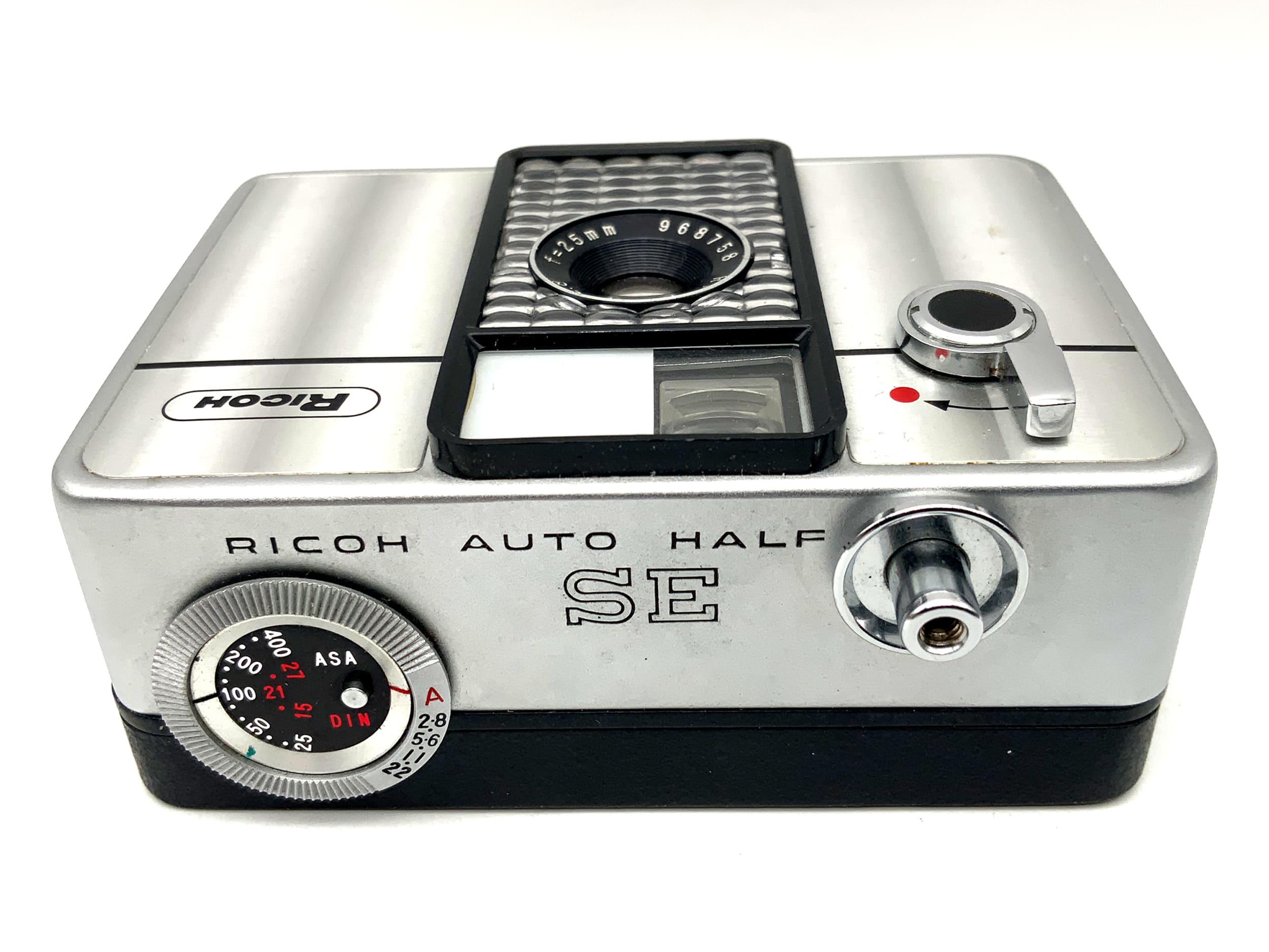 Ricoh SE Sucherkamera mit 25mm 1:2.8 Halbformatkamera Kompaktkamera Analogkamera