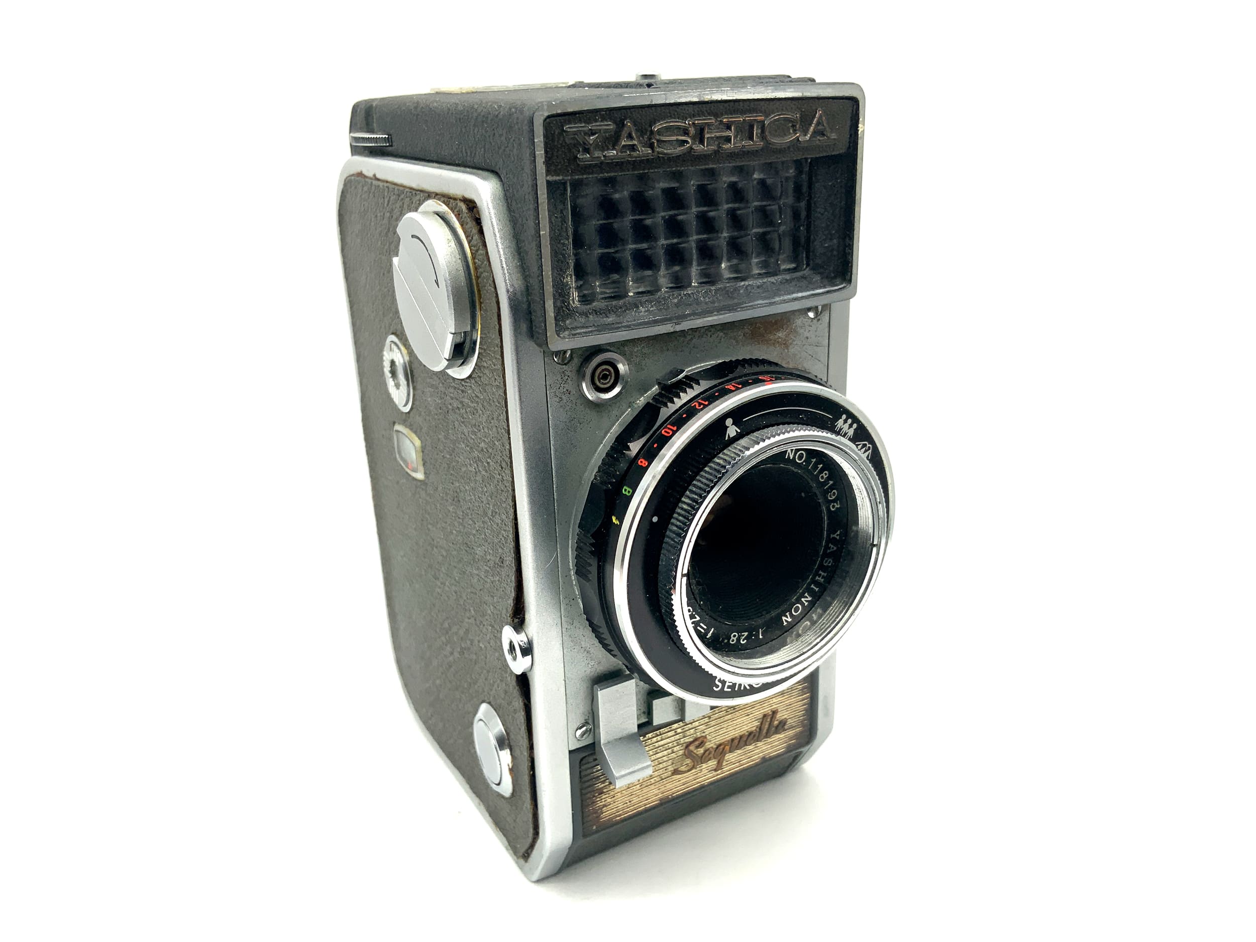 Yashica Sequelle Sucherkamera mit Yashinon 28mm 1;2.8 Halbformatkamera