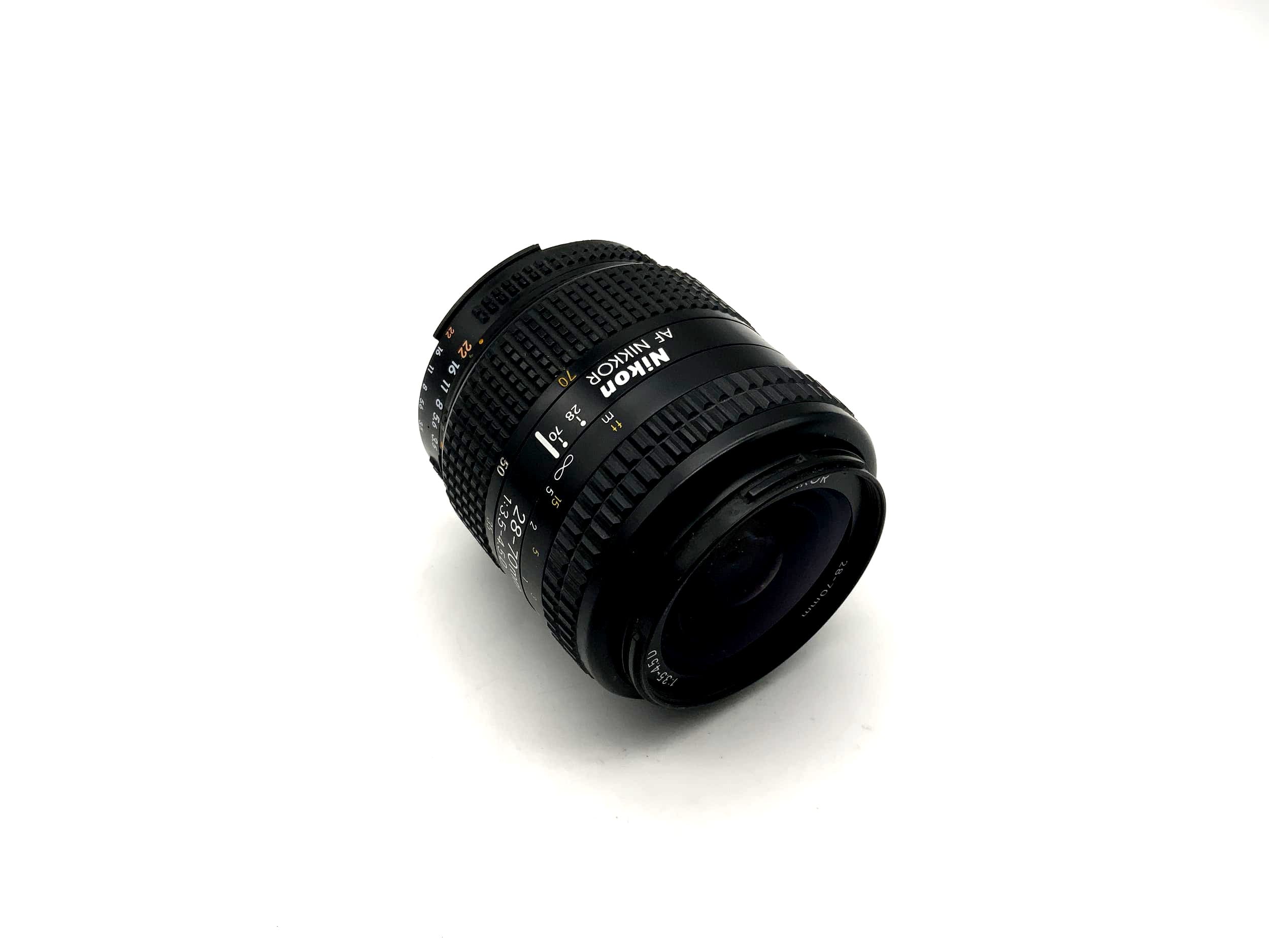 Objectif Nikon 28-70 mm 1:3,5-4,5 Nikkor D pour appareil photo (Nikon AF)