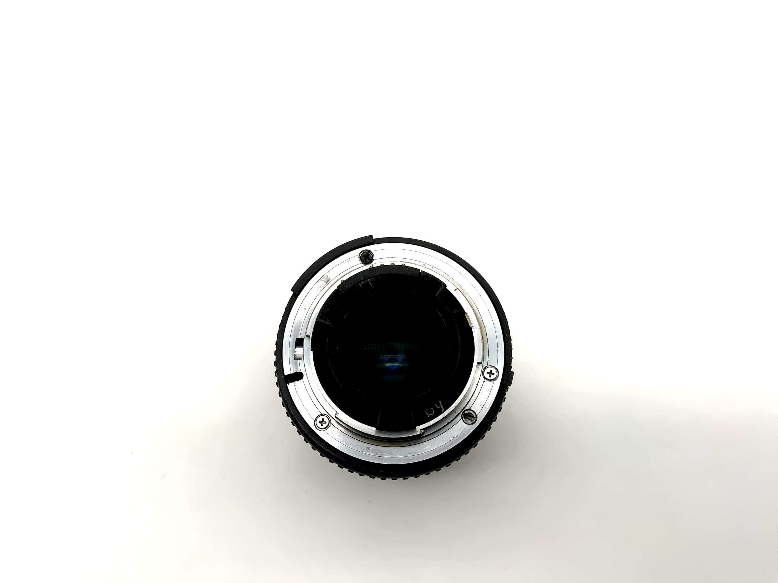 Objectif Nikon 28-70 mm 1:3,5-4,5 Nikkor D pour appareil photo (Nikon AF)