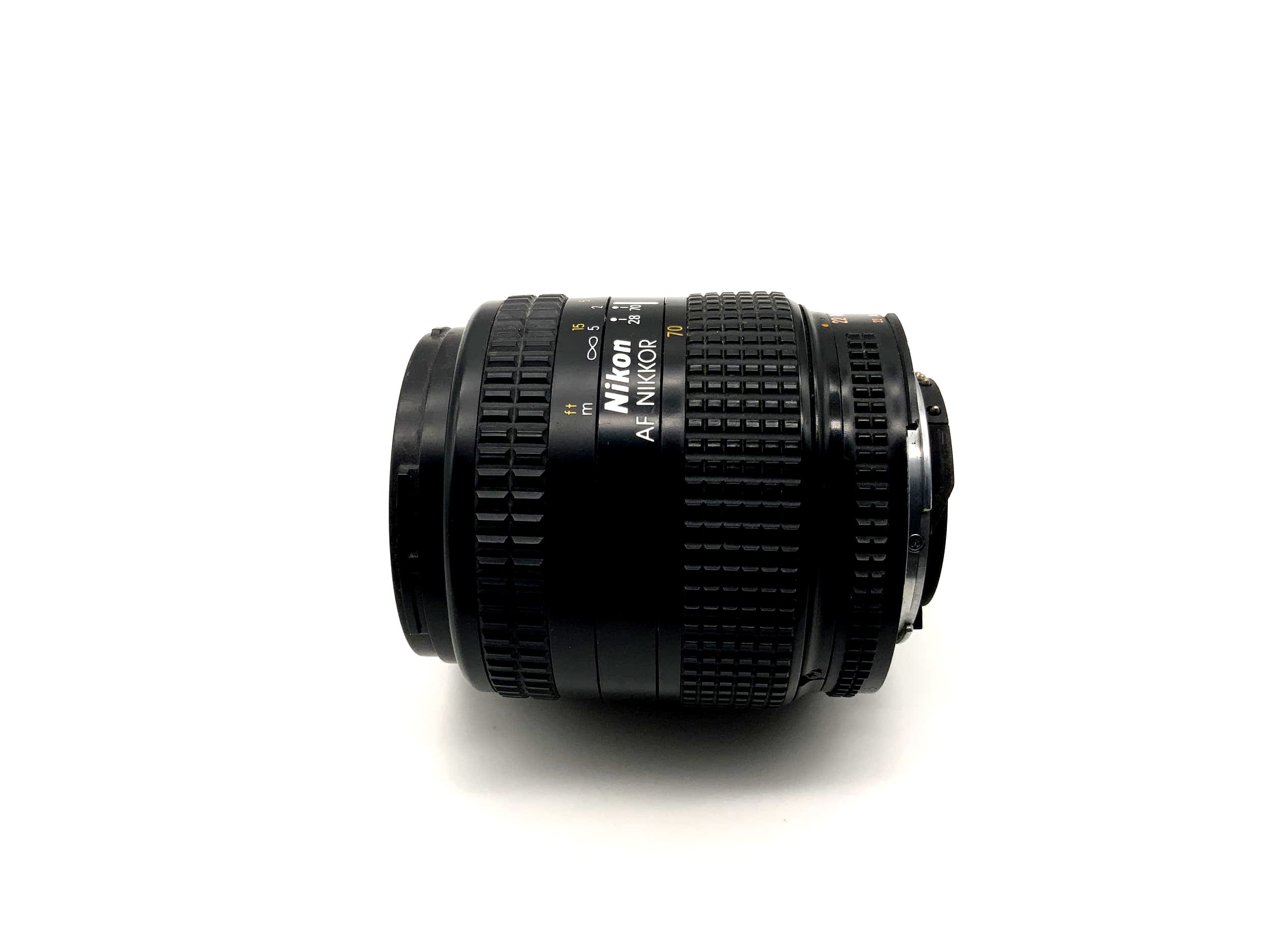 Objectif Nikon 28-70 mm 1:3,5-4,5 Nikkor D pour appareil photo (Nikon AF)