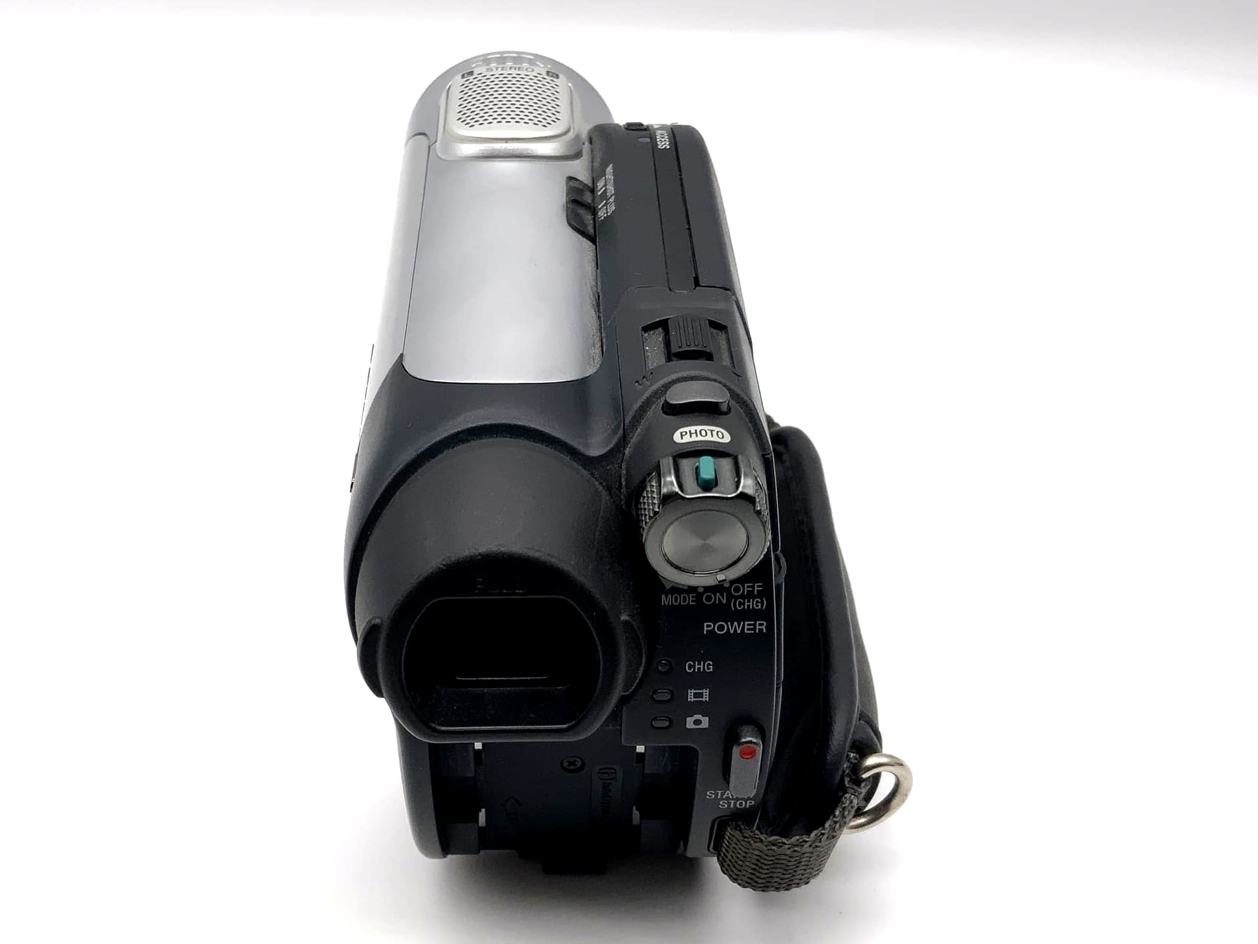 Caméscope Sony Handycam DCR-DVD106E avec batterie