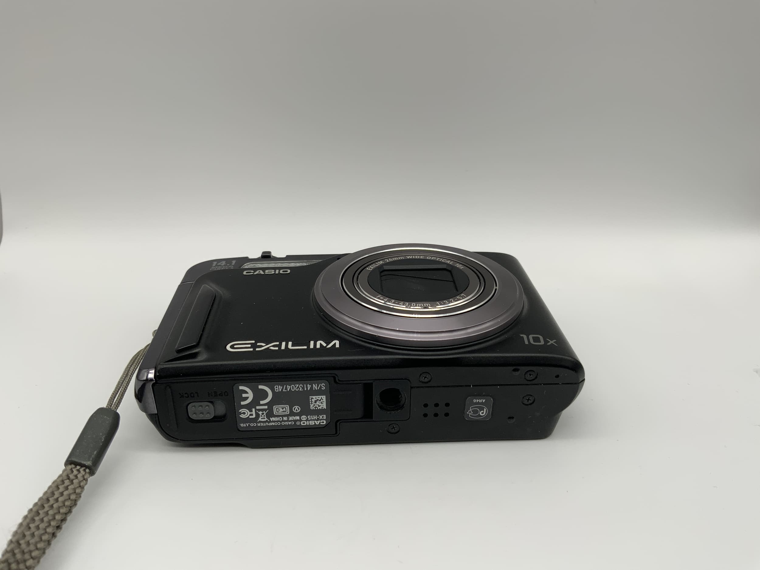Casio EX-H15 with 24mm Wide Optical 10x f=4.3-43.0mm 1:3.2-5.7 14.1 Mega Pixels