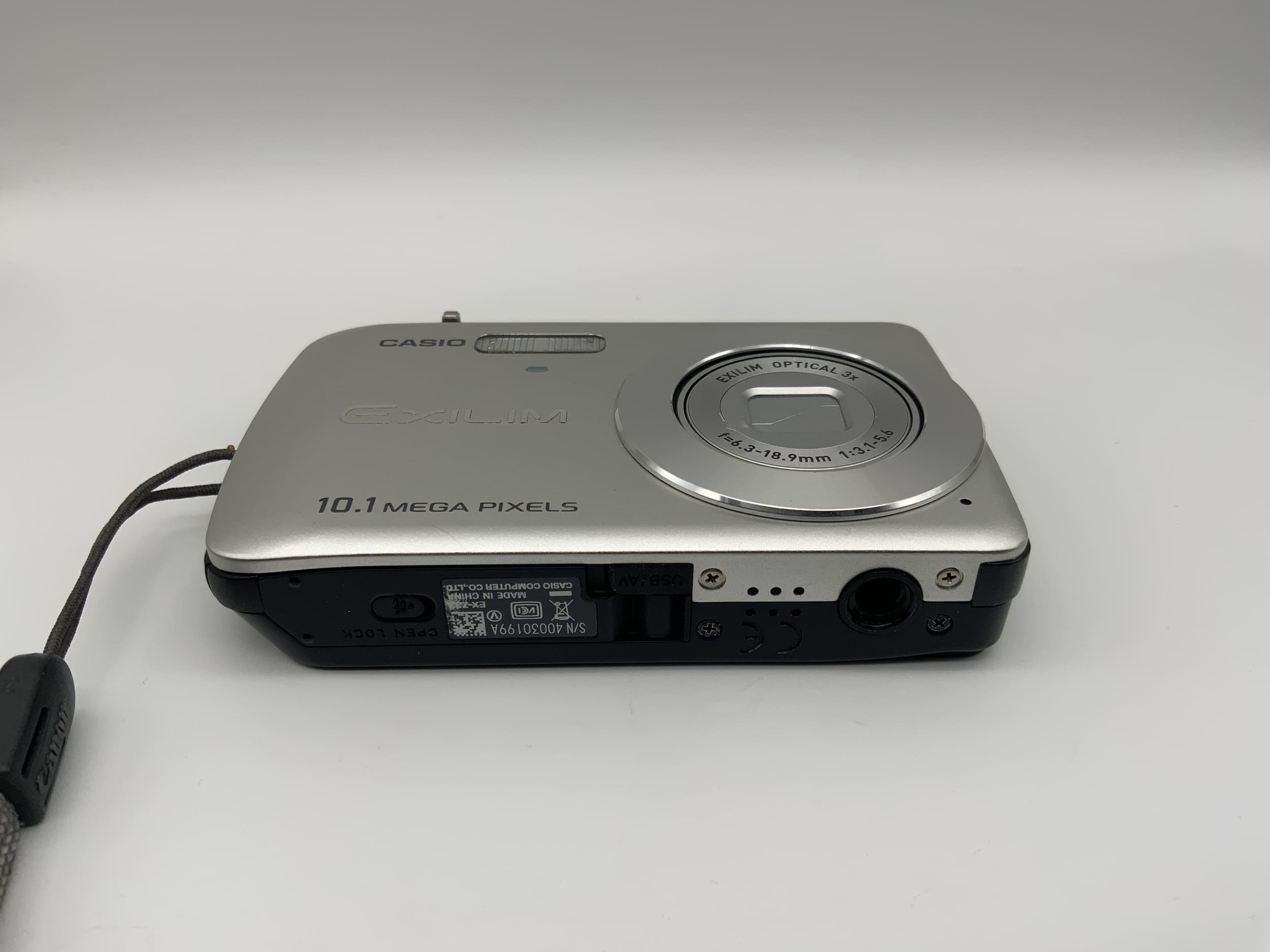 Casio EX-Z33 with Optical 3x f=6.3-18.9mm 1:3.1-5.6 10.1 Mega Pixels Exilim