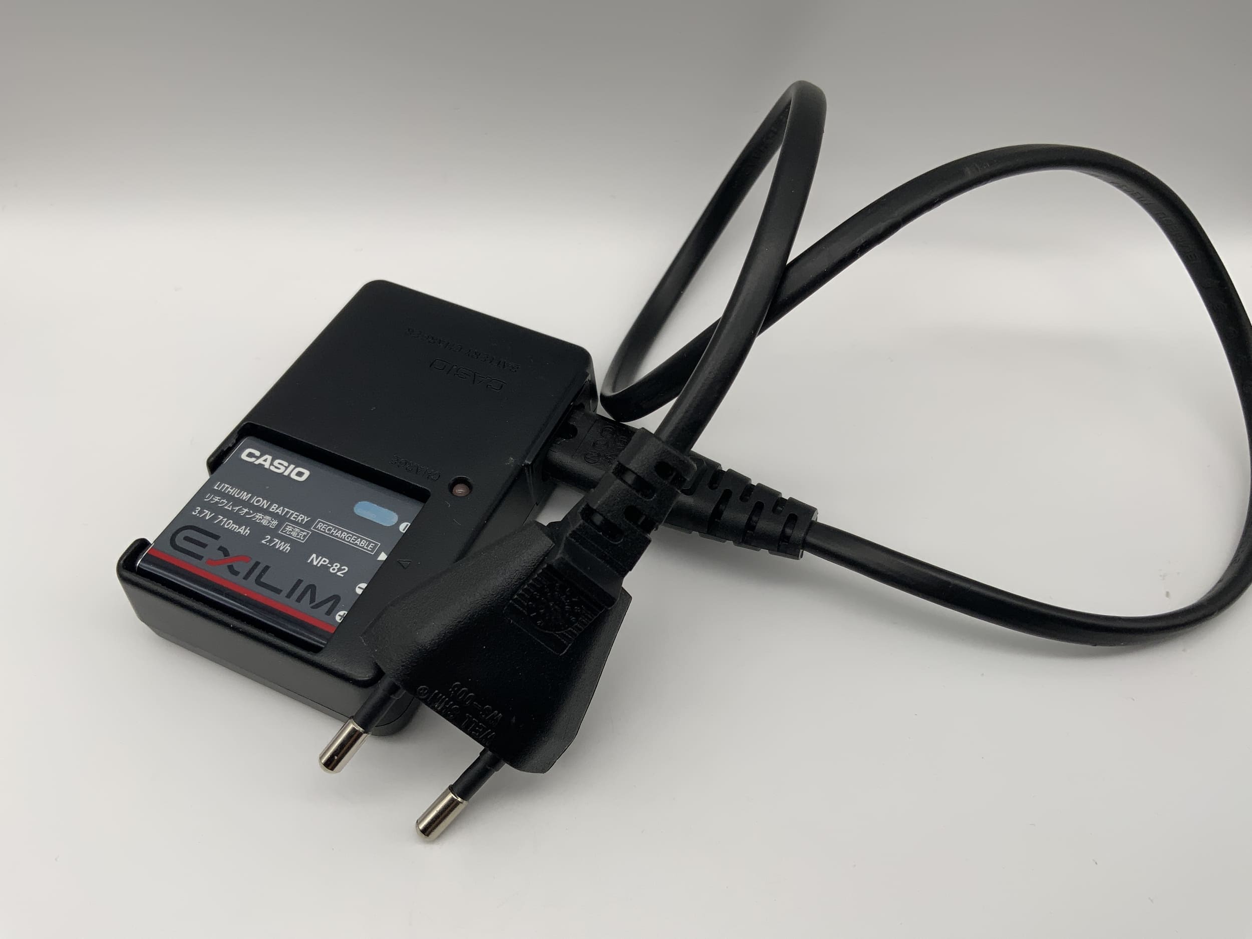 Casio EX-Z33 with Optical 3x f=6.3-18.9mm 1:3.1-5.6 10.1 Mega Pixels Exilim