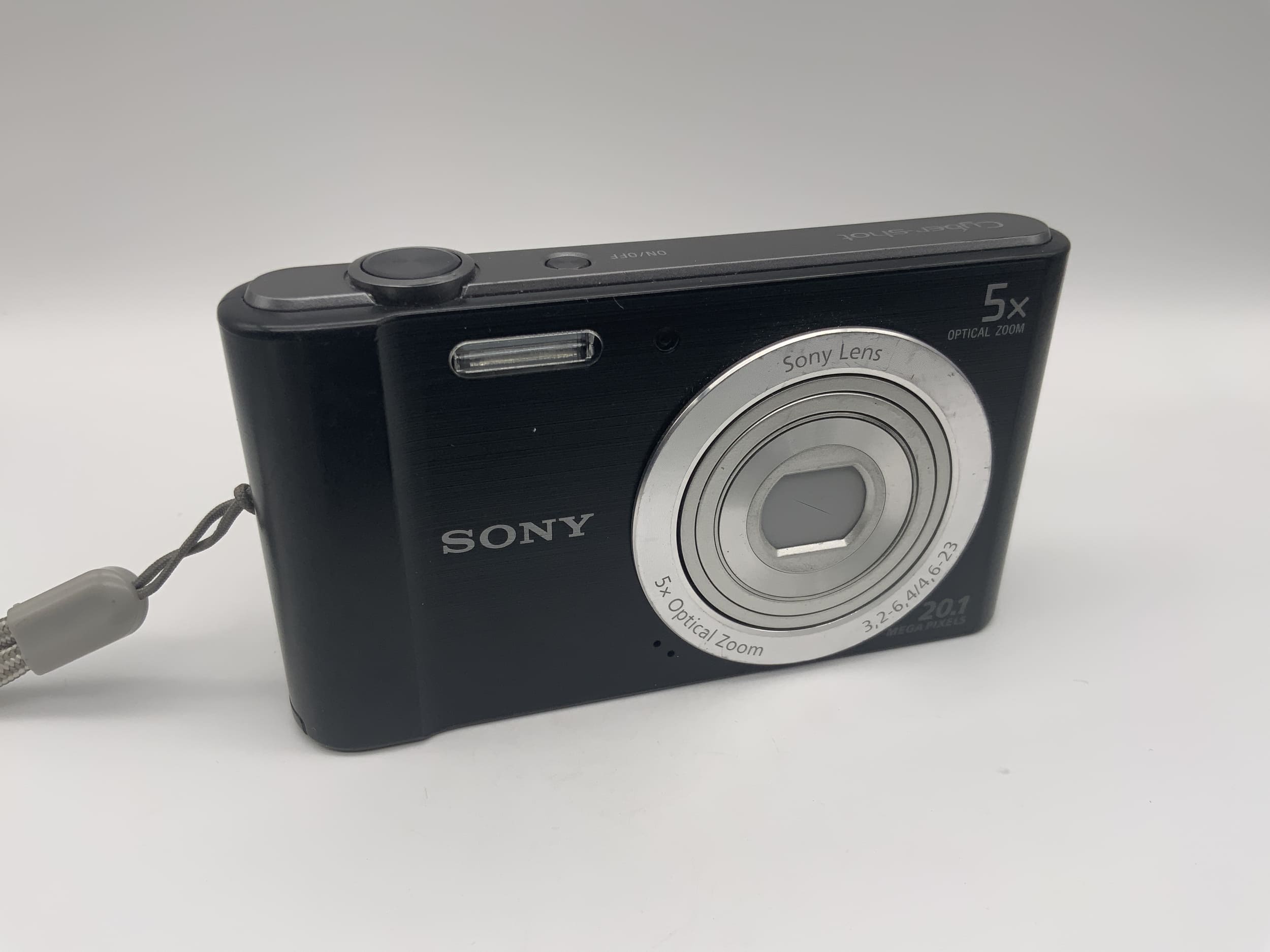 Sony Cyber Shot DSC-W800 avec zoom optique 5x 3,2-6,4/4,6-23 20,1 mégapixels