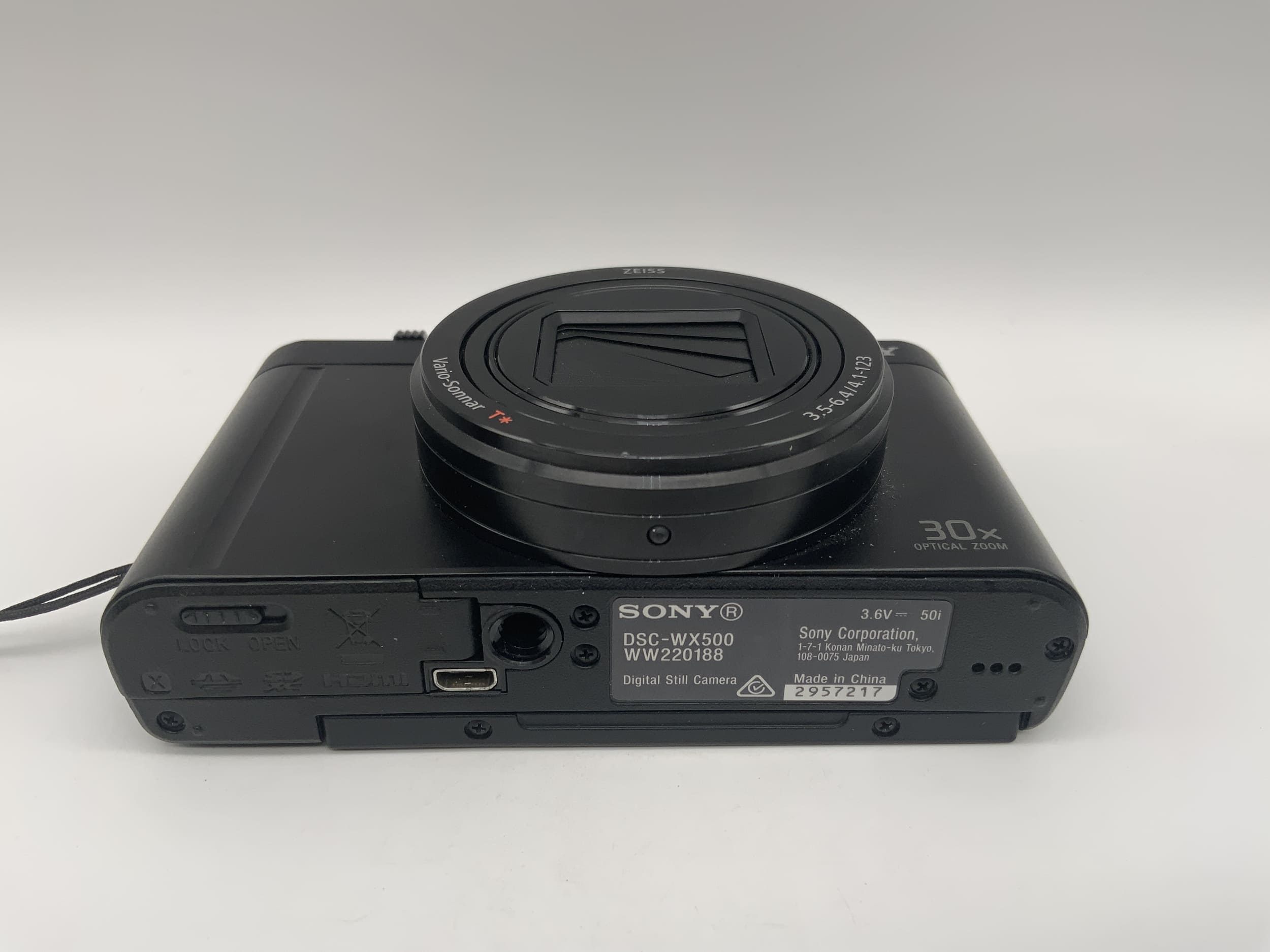 Sony Cyber Shot DSC-WX500 with Zeiss Vario-Sonnar red T* 3.5-6.4 / 4.1-123 18.2MP