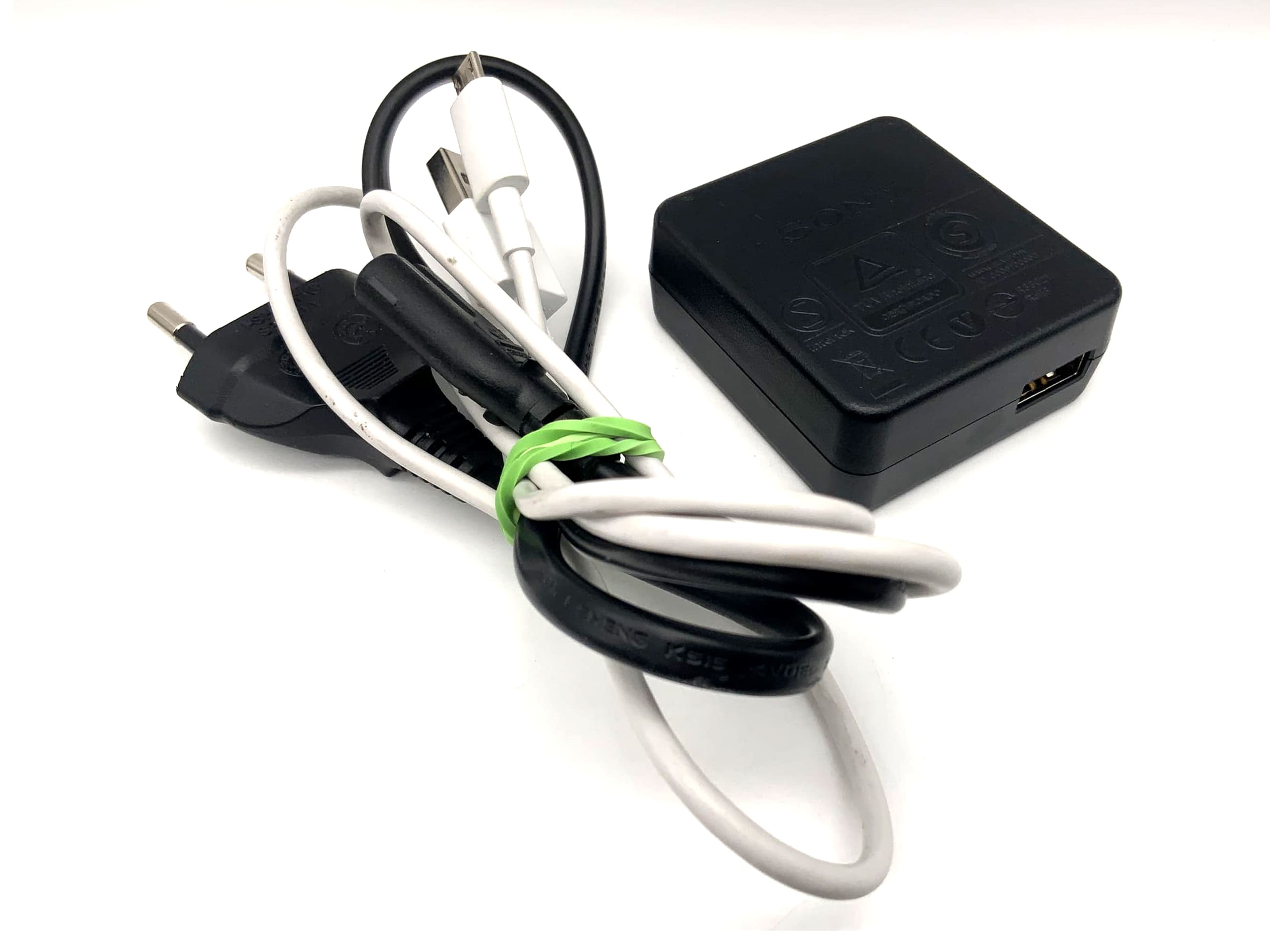 Sony Cyber Shot DSC-WX500 with Zeiss Vario-Sonnar red T* 3.5-6.4 / 4.1-123 18.2MP