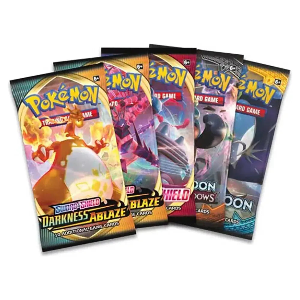 Pokémon Charizard & Pikachu Collectors Chest 2020 (English)