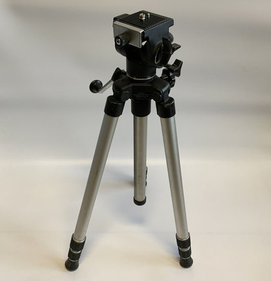 Hitachi VK-CS55 Stativ / Tripod