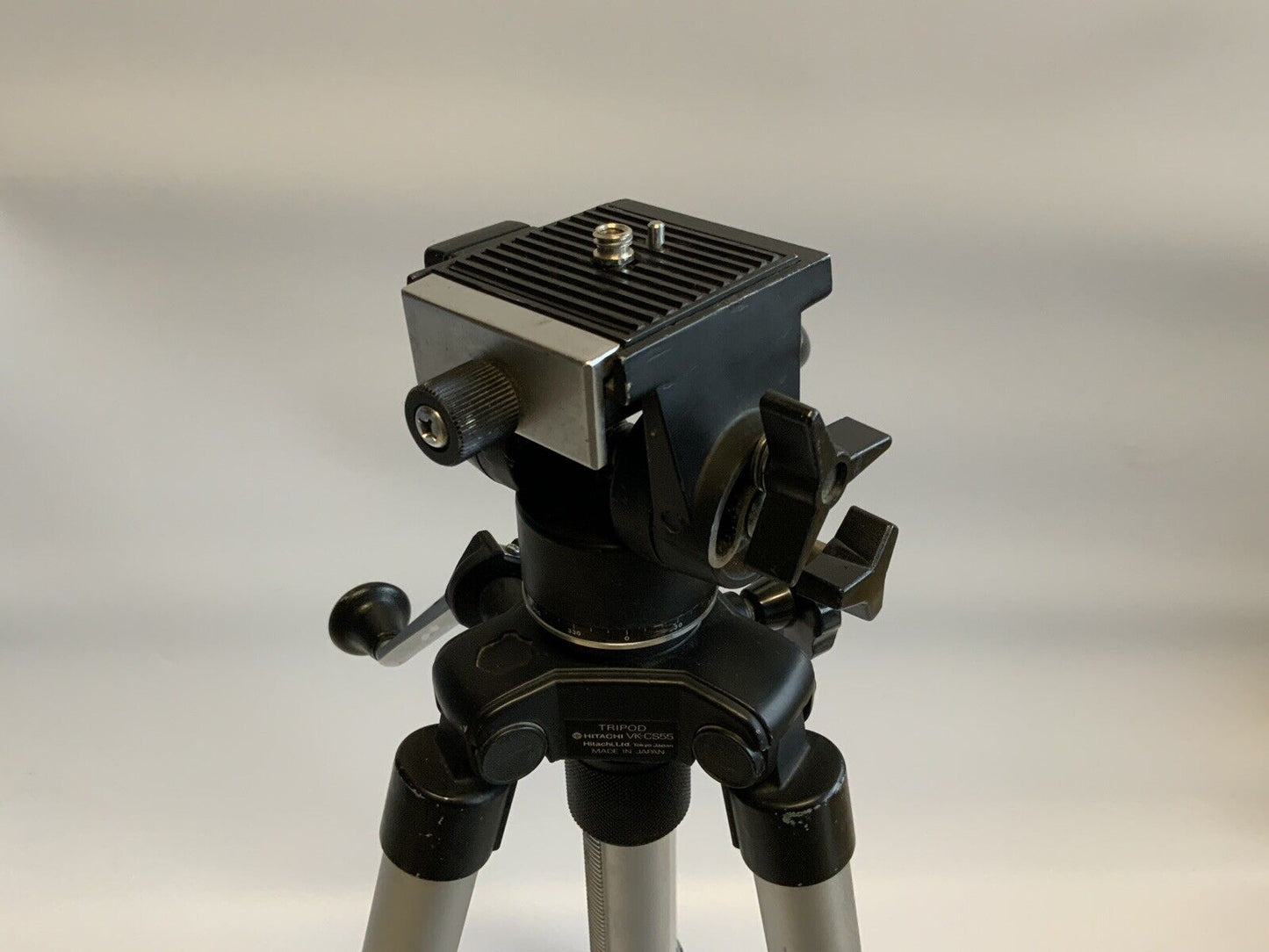 Hitachi VK-CS55 Stativ / Tripod