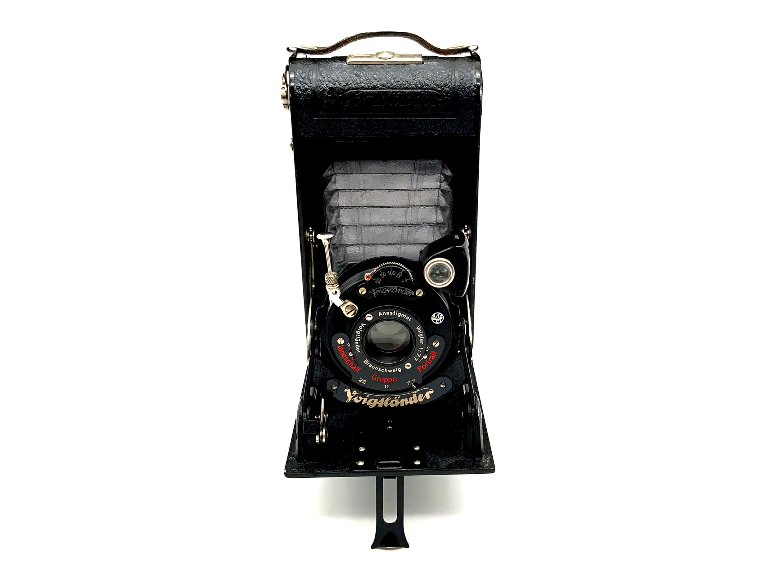 Voigtländer folding camera with Anastigmat Voigtar 1:7.7
