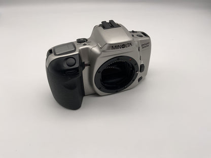 Minolta Dynax 500 si appareil photo reflex 35 mm AF autofocus appareil photo analogique argent