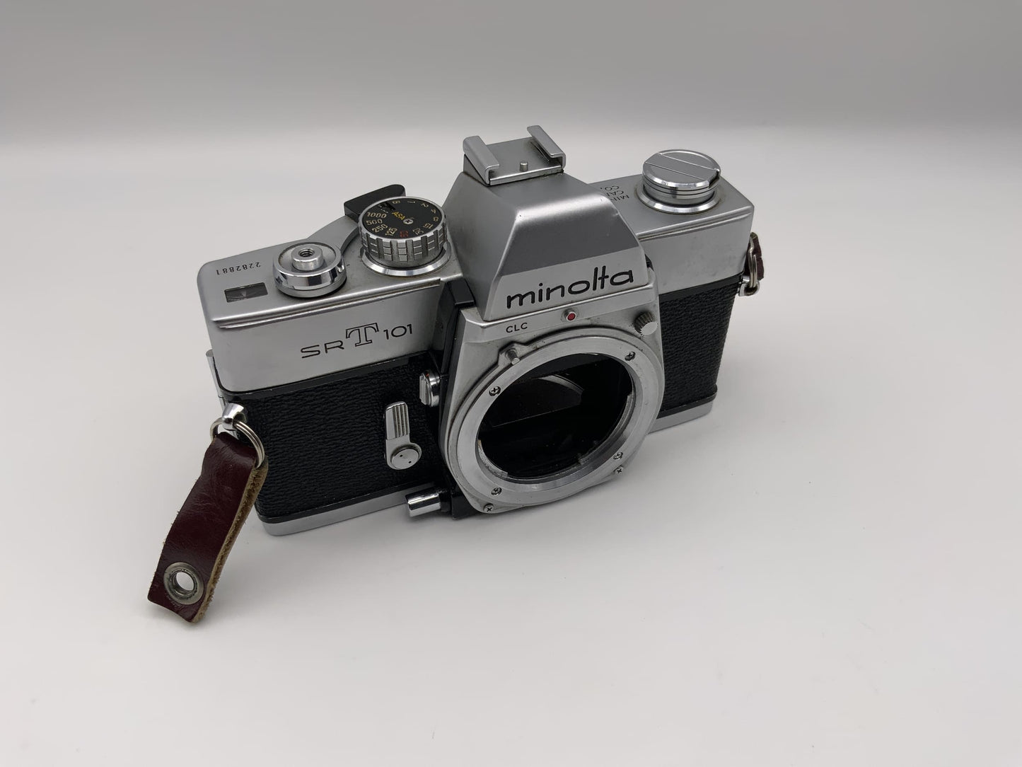 Minolta SRT 101 SLR camera 35mm analog SLR body housing