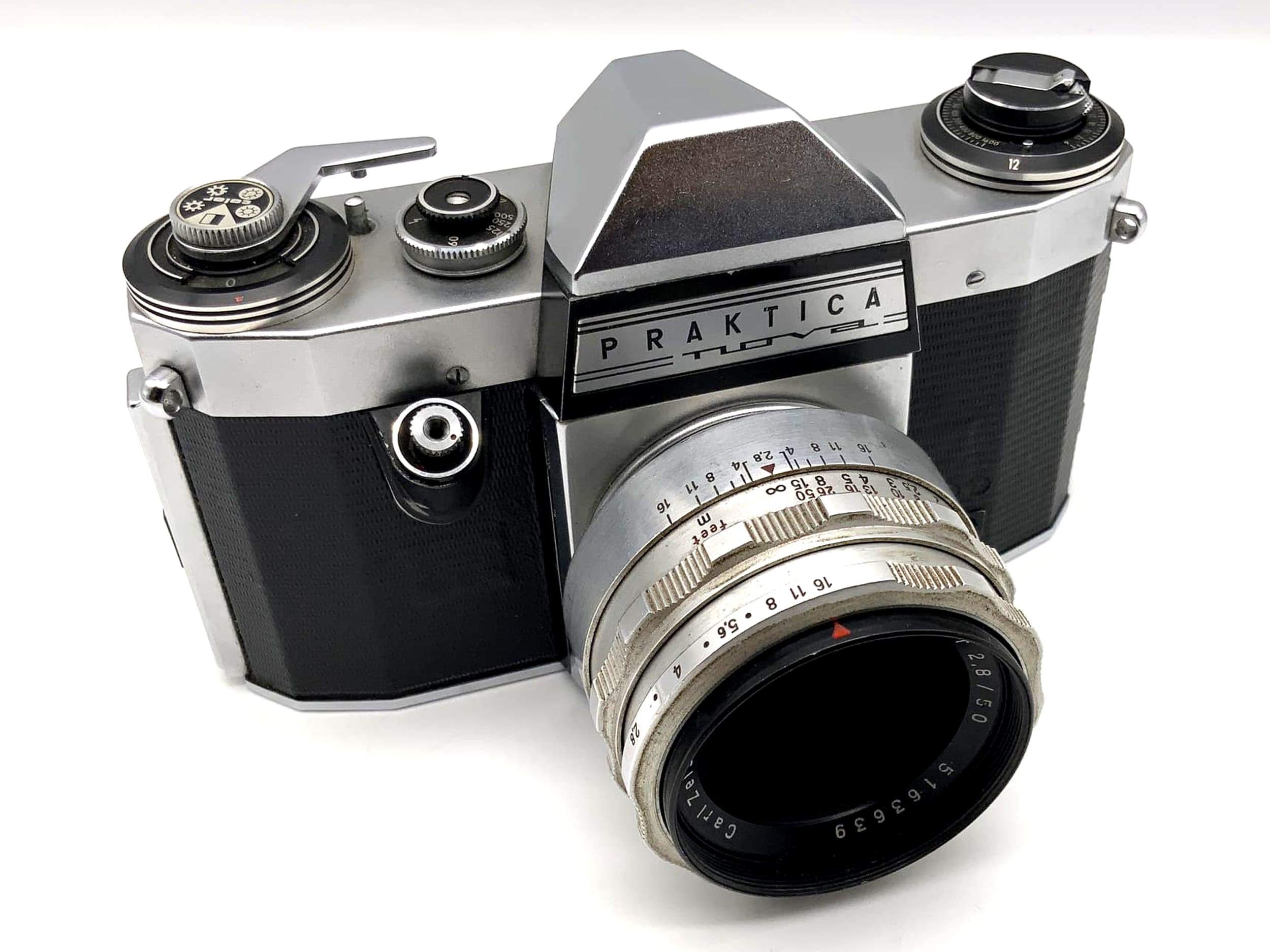 Appareil photo reflex Praktica Nova avec objectif Carl Zeiss Jena Tessar 2,8 / 50 mm