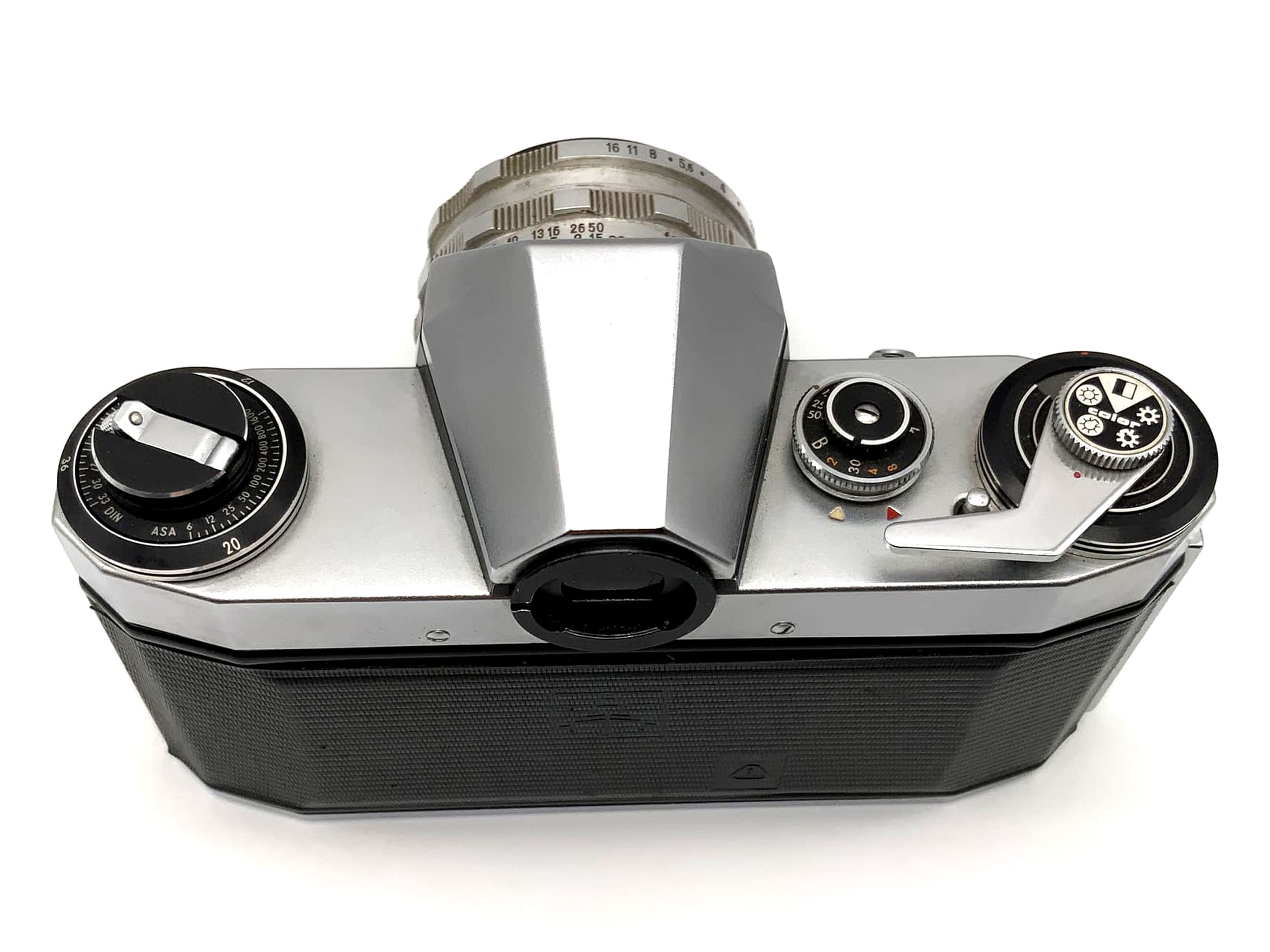 Appareil photo reflex Praktica Nova avec objectif Carl Zeiss Jena Tessar 2,8 / 50 mm