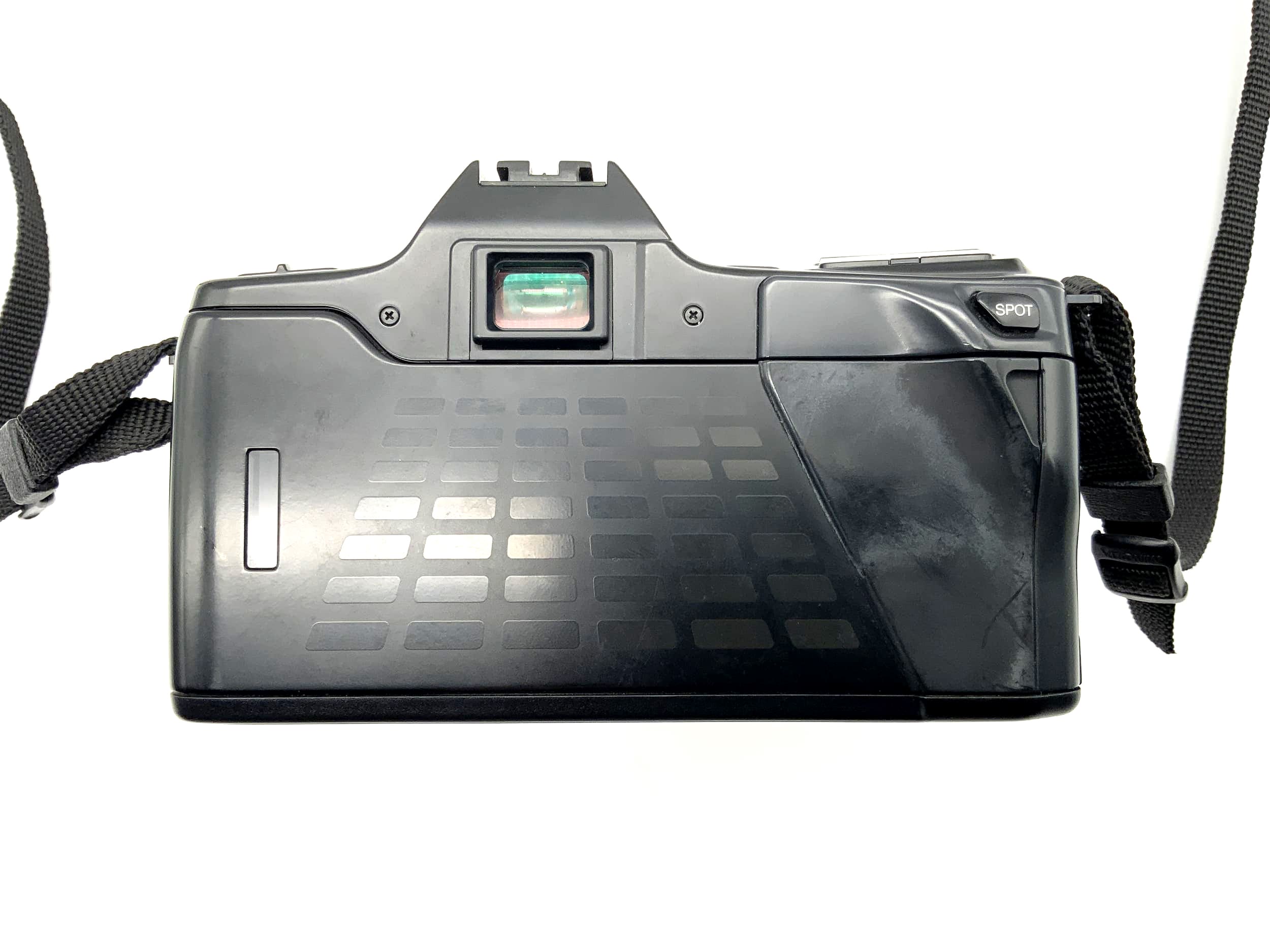 Minolta Dynax 7000i SLR camera with AF Zoom 35-80mm 1:4-5.6 lens