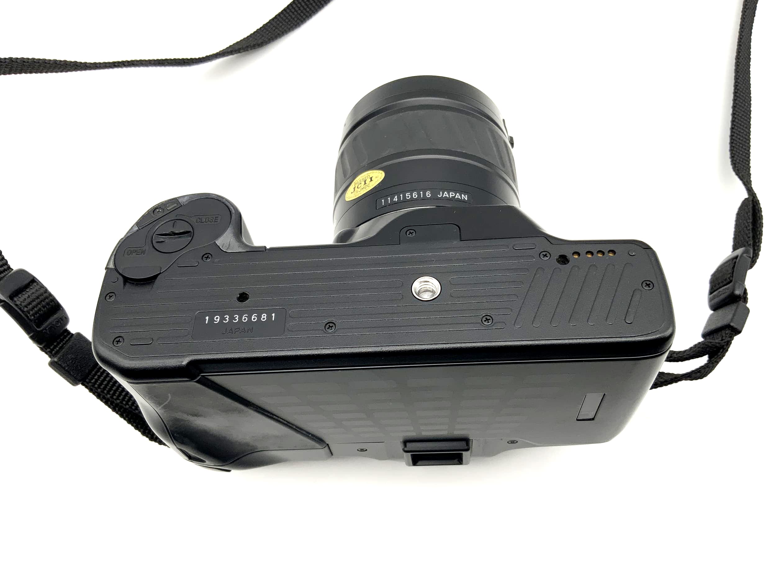 Minolta Dynax 7000i SLR camera with AF Zoom 35-80mm 1:4-5.6 lens