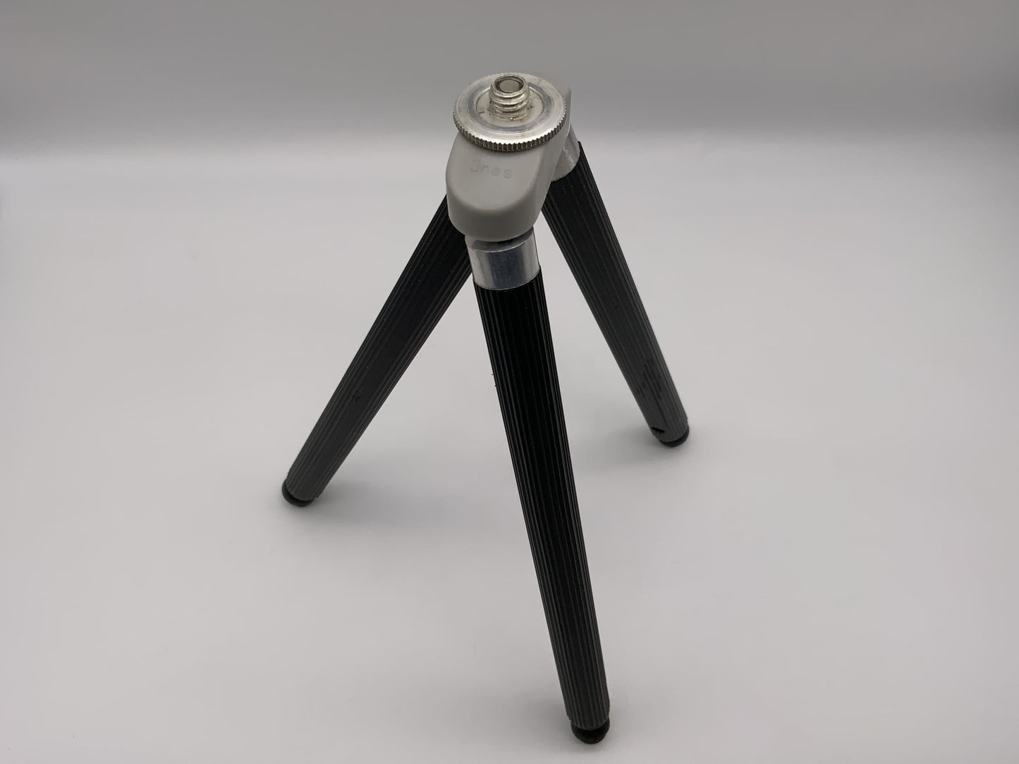 VEB Ines Tischstativ Tripod Dreibein Taschenstativ