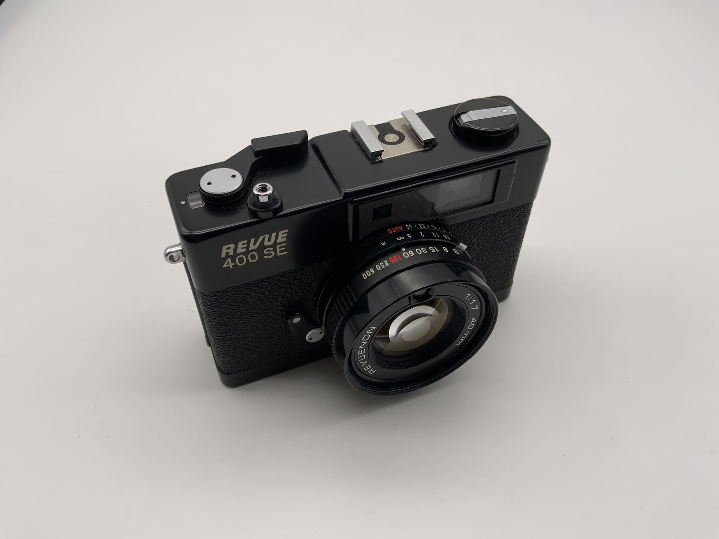 Revue 400 SE Sucherkamera mit Revuenon 40mm 1:1.7 35mm Kompaktkamera