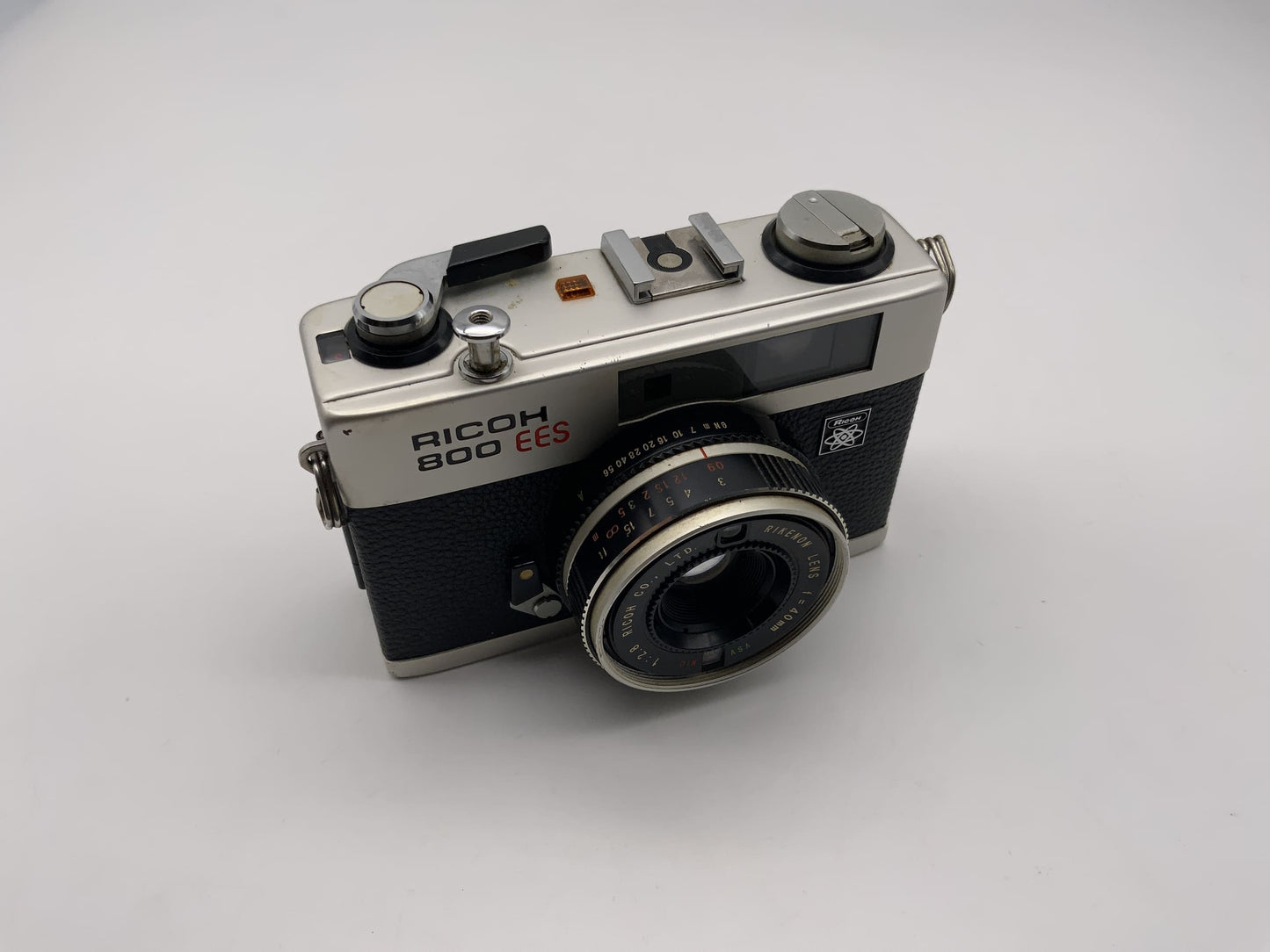 Ricoh 800 EES Sucherkamera mit Rikenon Lens 40mm 1:2.8 35mm Kompaktkamera