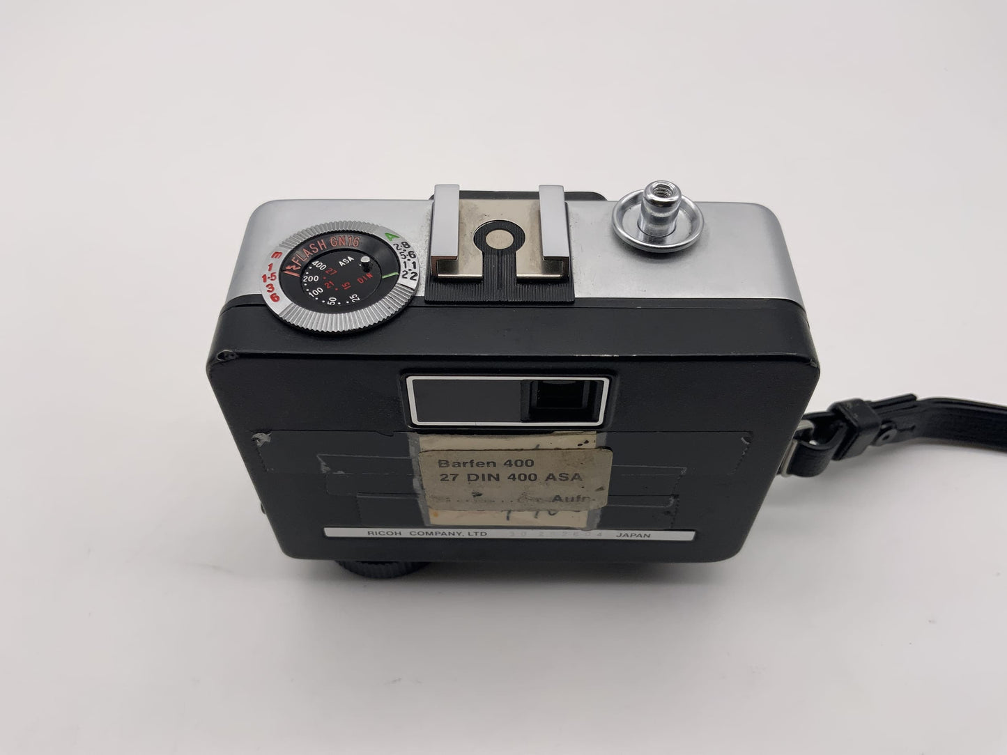 Ricoh E2 Sucherkamera mit 25mm 1:2.8 Objektiv 35mm Kompaktkamera Auto Half