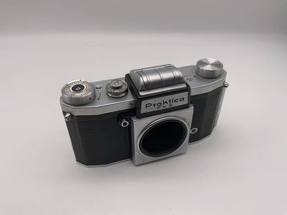 Praktica FX 2 Spiegelreflexkamera SLR mit Lichtschacht Pentacon 35mm Body