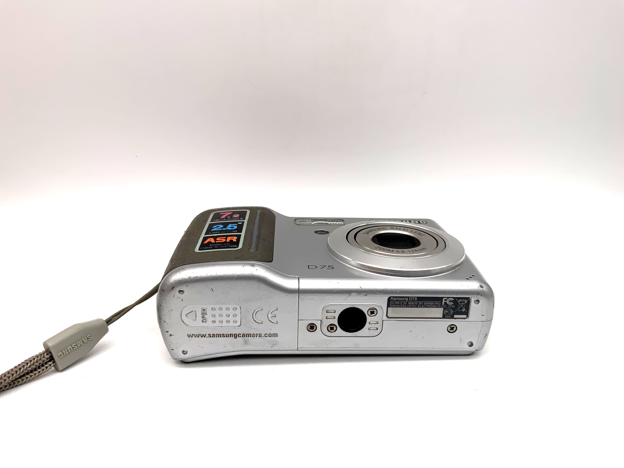 Samsung D75 digital compact camera SHD Lens 5.8-17.4mm 7.2 MP !DISPLAY ERROR!