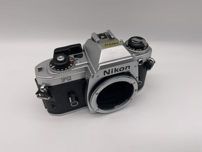 Nikon FG Spiegelreflexkamera SLR  35mm Kamera Body Gehäuse