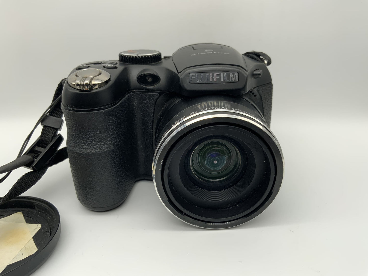 Fujifilm Finepix S2980 mit 18x Optical Zoom f=5.0-90.0mm 1:3.1-5.6 14 MP