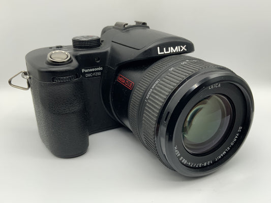 Panasonic Lumix DMC-FZ50 Bridge-Kamera mit Leica DC Vario-Elmarit 35-420