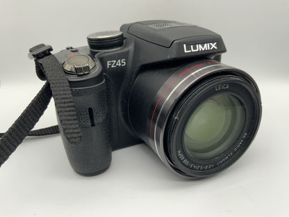 Panasonic Lumix DMC-FZ45 mit Leica DC Vario-Elmarit 25mm wide HD 14 MP 24x Zoom