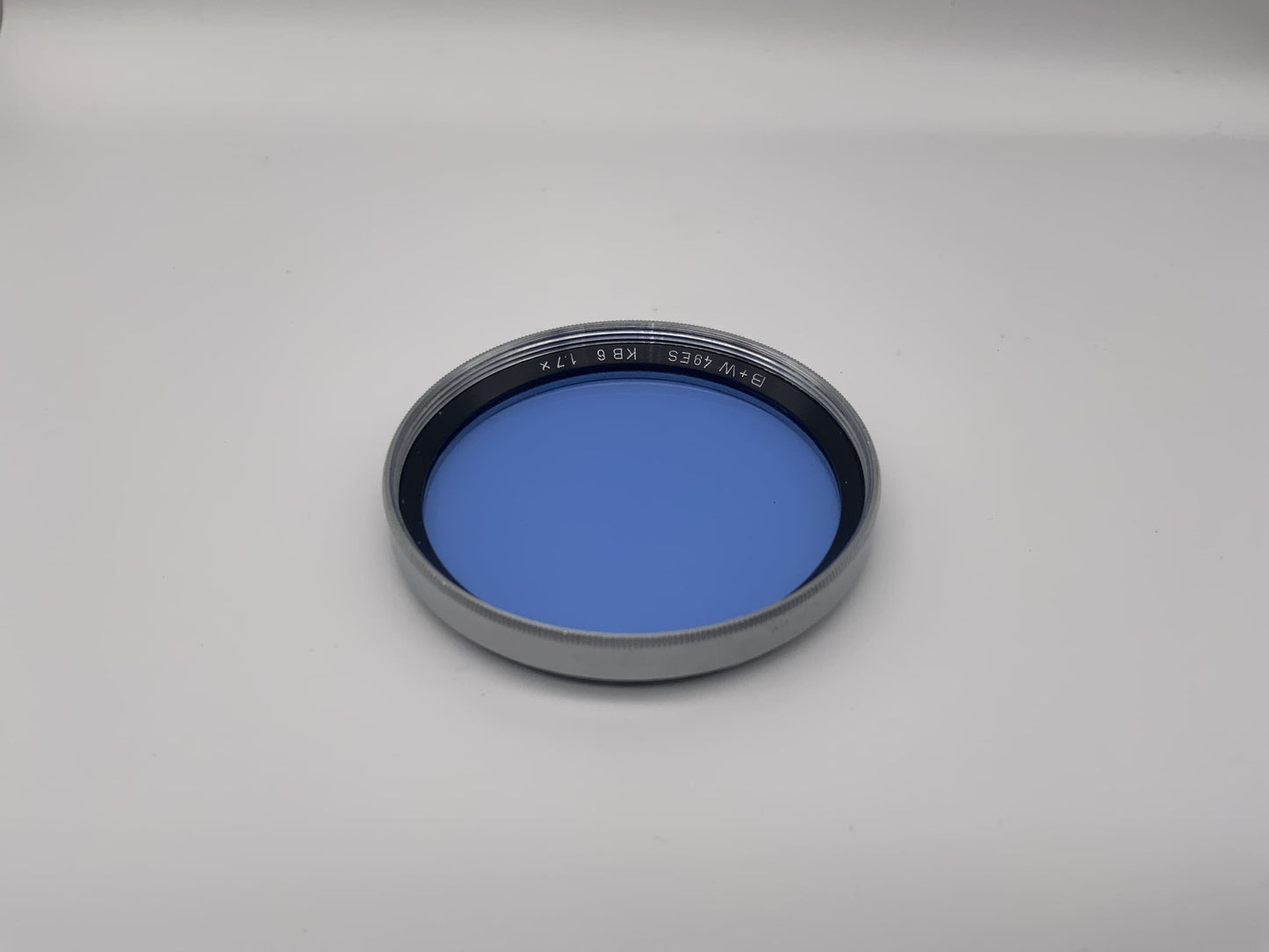 B+W Farbfilter 49mm Filter Blau KB 6 1,7x Kreisförmig Filtergewinde