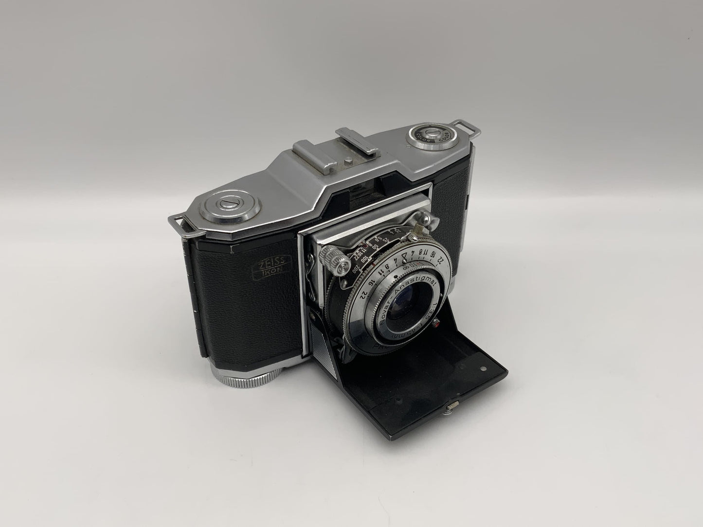 Zeiss Ikon Contina 522/24 Klappkamera mit Novar Anastigmat 1:3.5 f=45mm Pronto