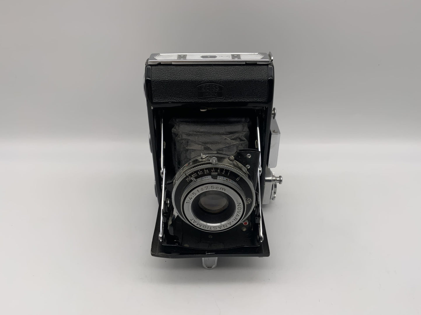 Zeiss Ikon Ikonta 521 Klappkamera mit Novar Anastigmat 1:4.5 f=7,5cm